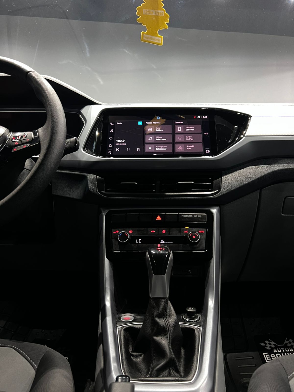 VOLKSWAGEN T-CROSS 2021 - Image 12