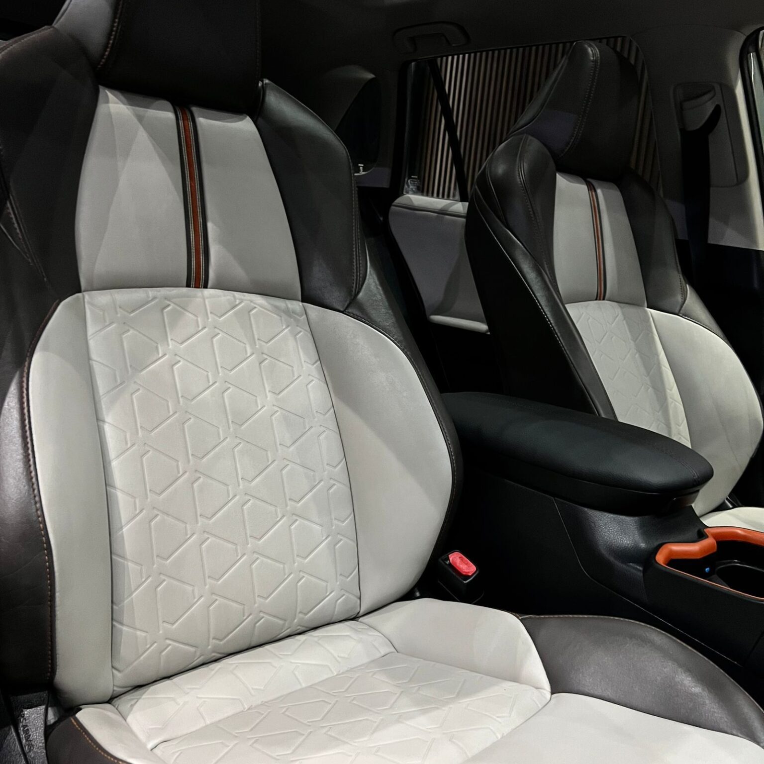 TOYOTA RAV 4 ADVENTURE 2019 - Image 8