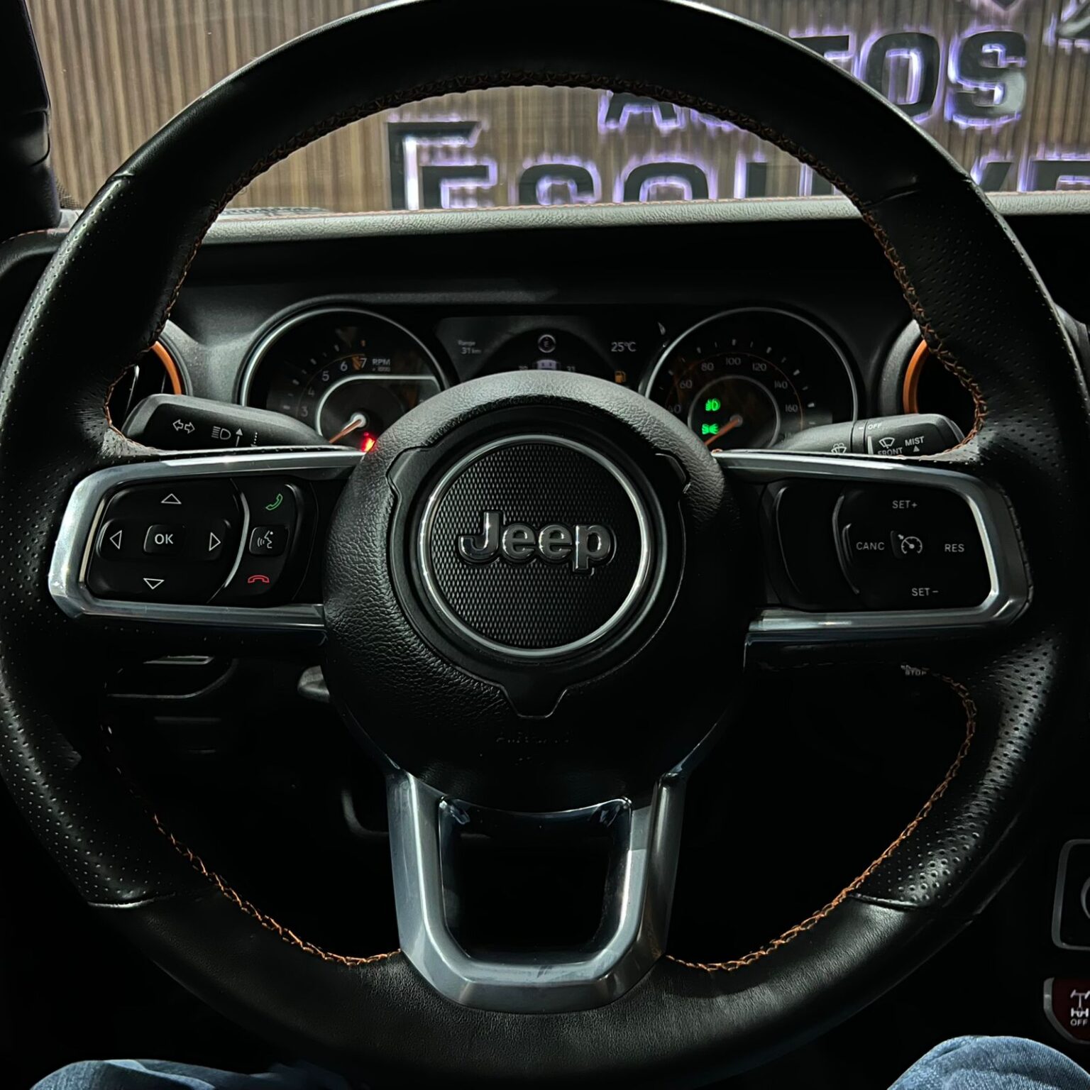 JEEP JT MOJAVE 2023 - Image 20