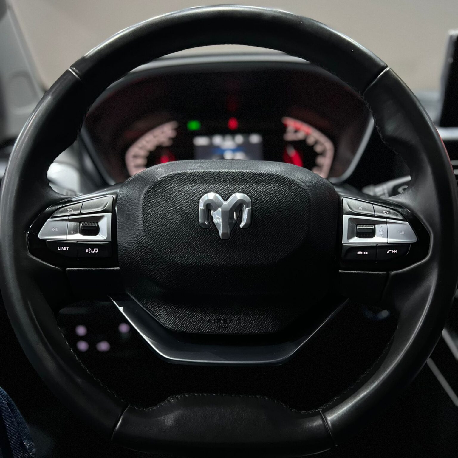 DODGE RAM 1200 LARAMIE 2025 - Image 14