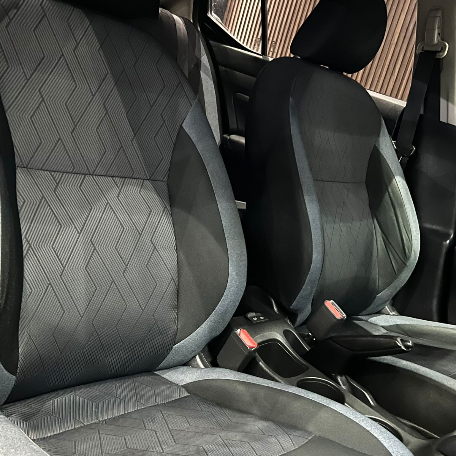 NISSAN VERSA 2023 - Image 9