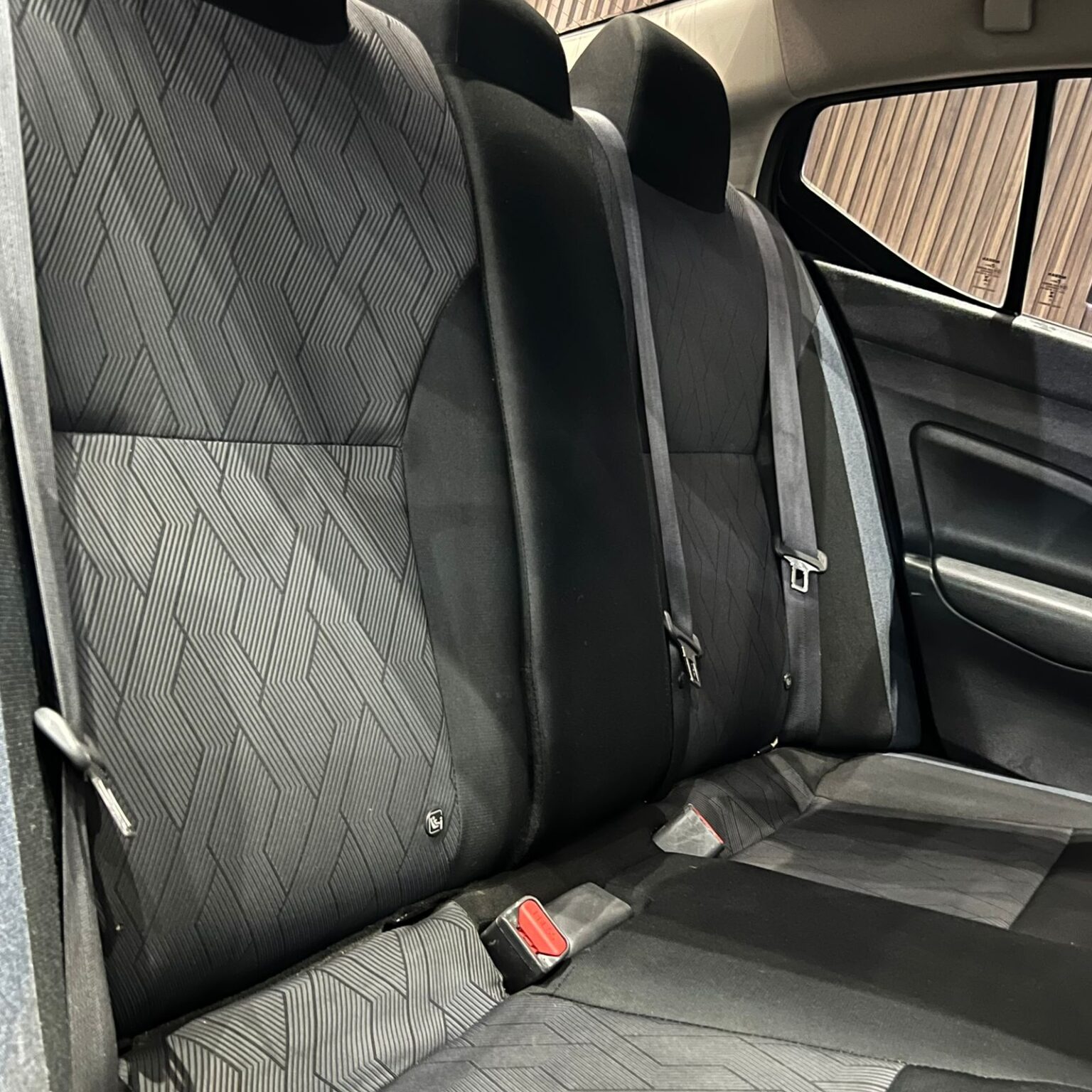 NISSAN VERSA 2023 - Image 10