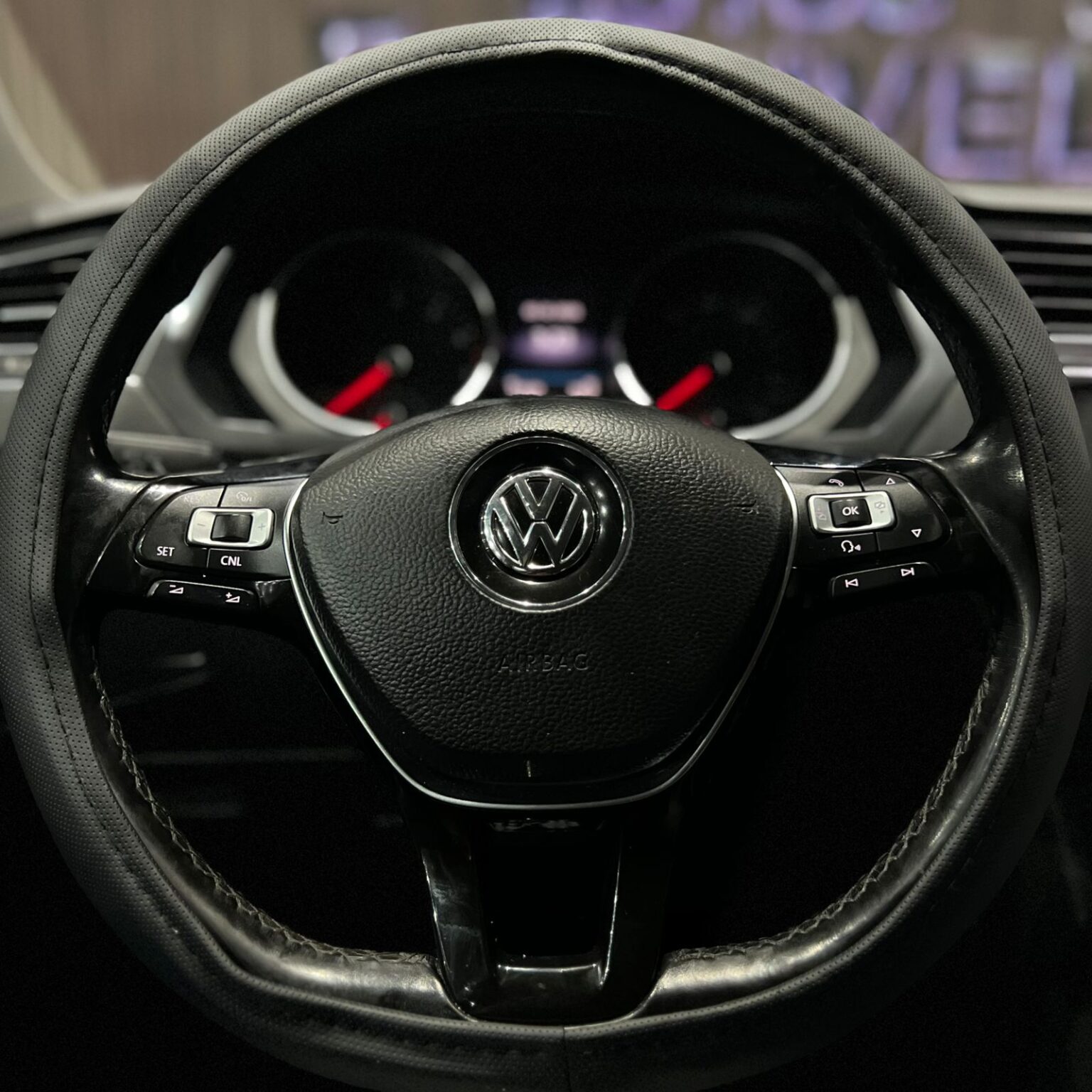 VOLKSWAGEN TIGUAN SPORTLINE 2018 - Image 13