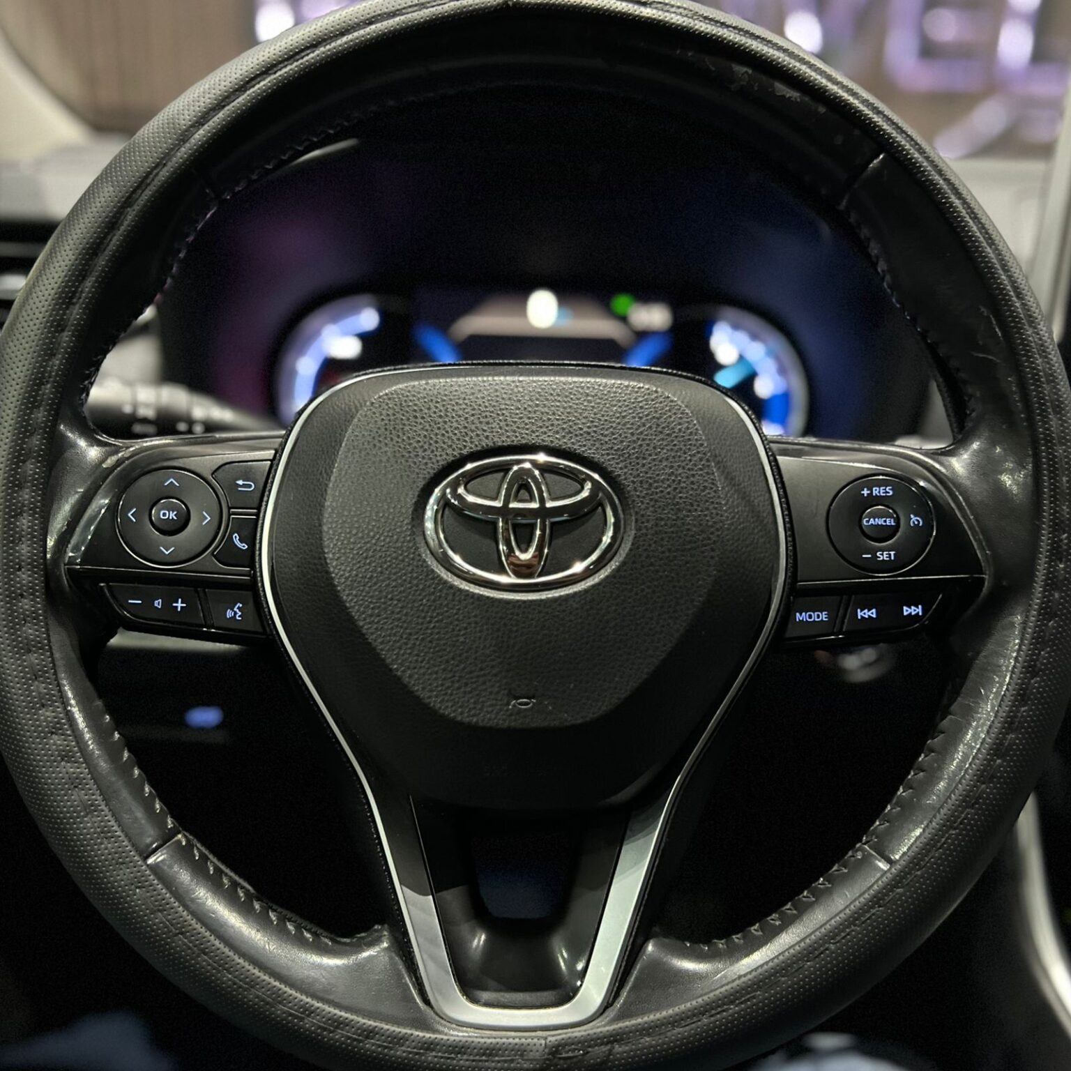 TOYOTA RAV 4 LIMITED HYBRID 2019 - Image 7