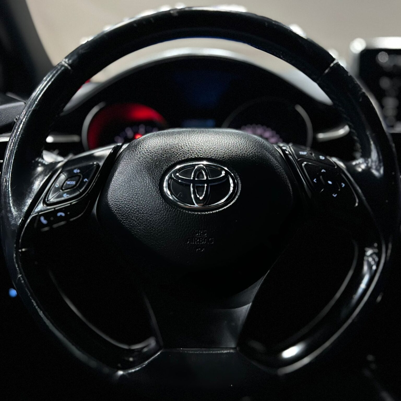 TOYOTA C-HR 2018 - Image 11