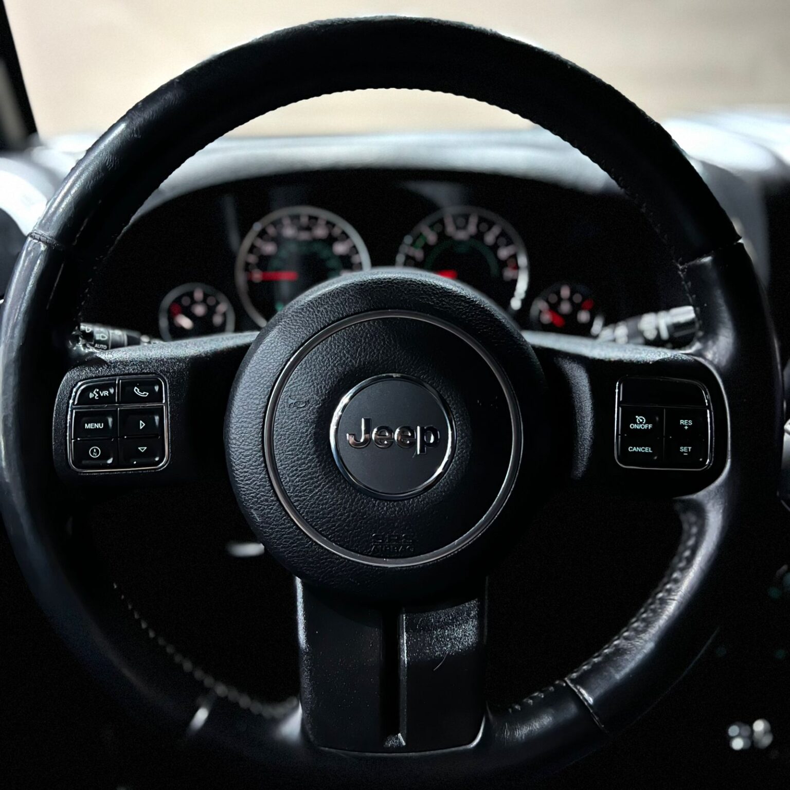 JEEP SAHARA 2016 - Image 11