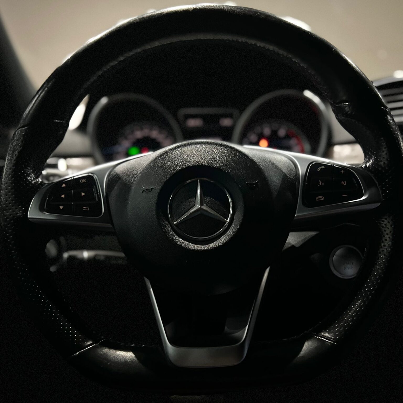 MERCEDES BENZ AMG GLE43 2018 - Image 15