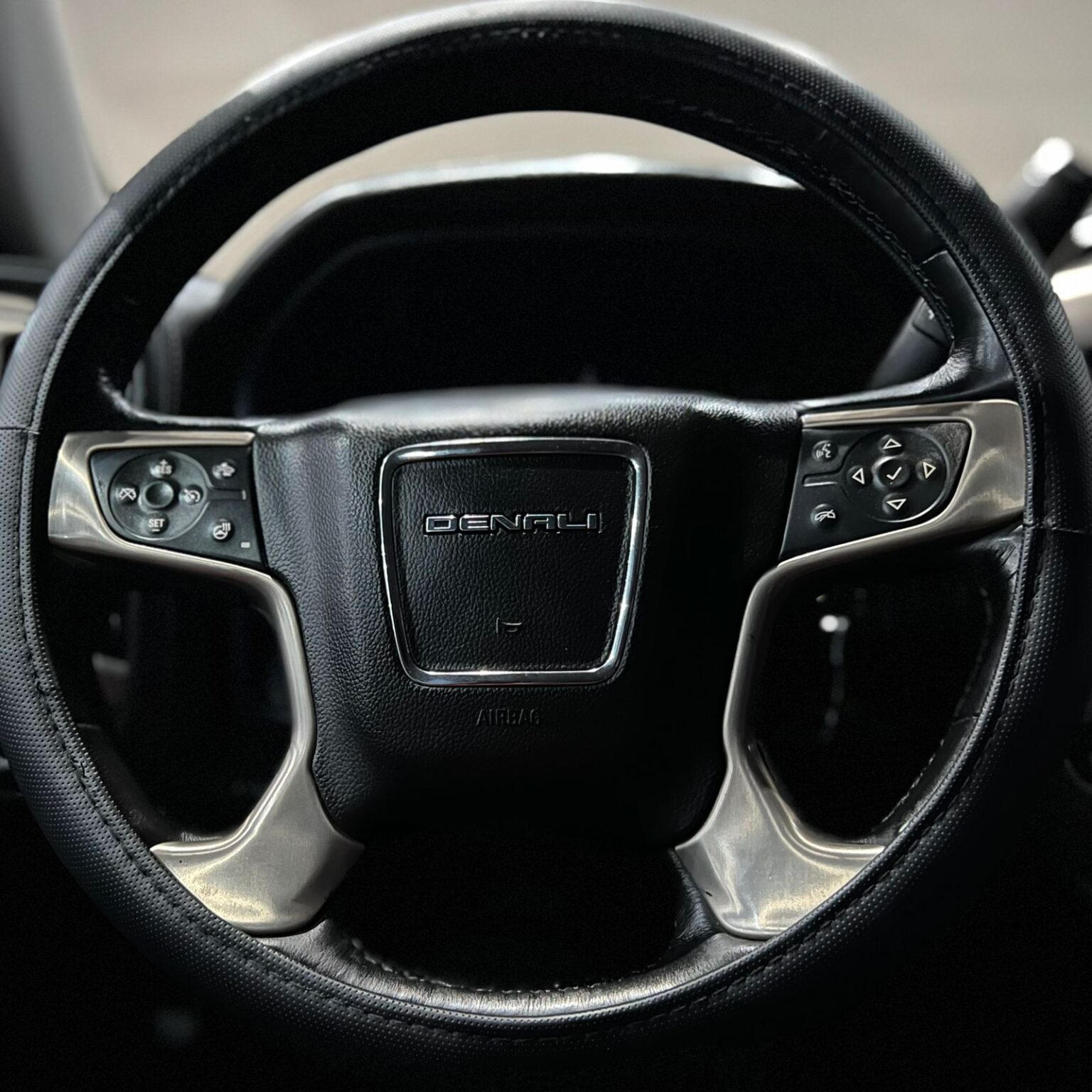 GMC SIERRA DENALI 2017 - Image 14