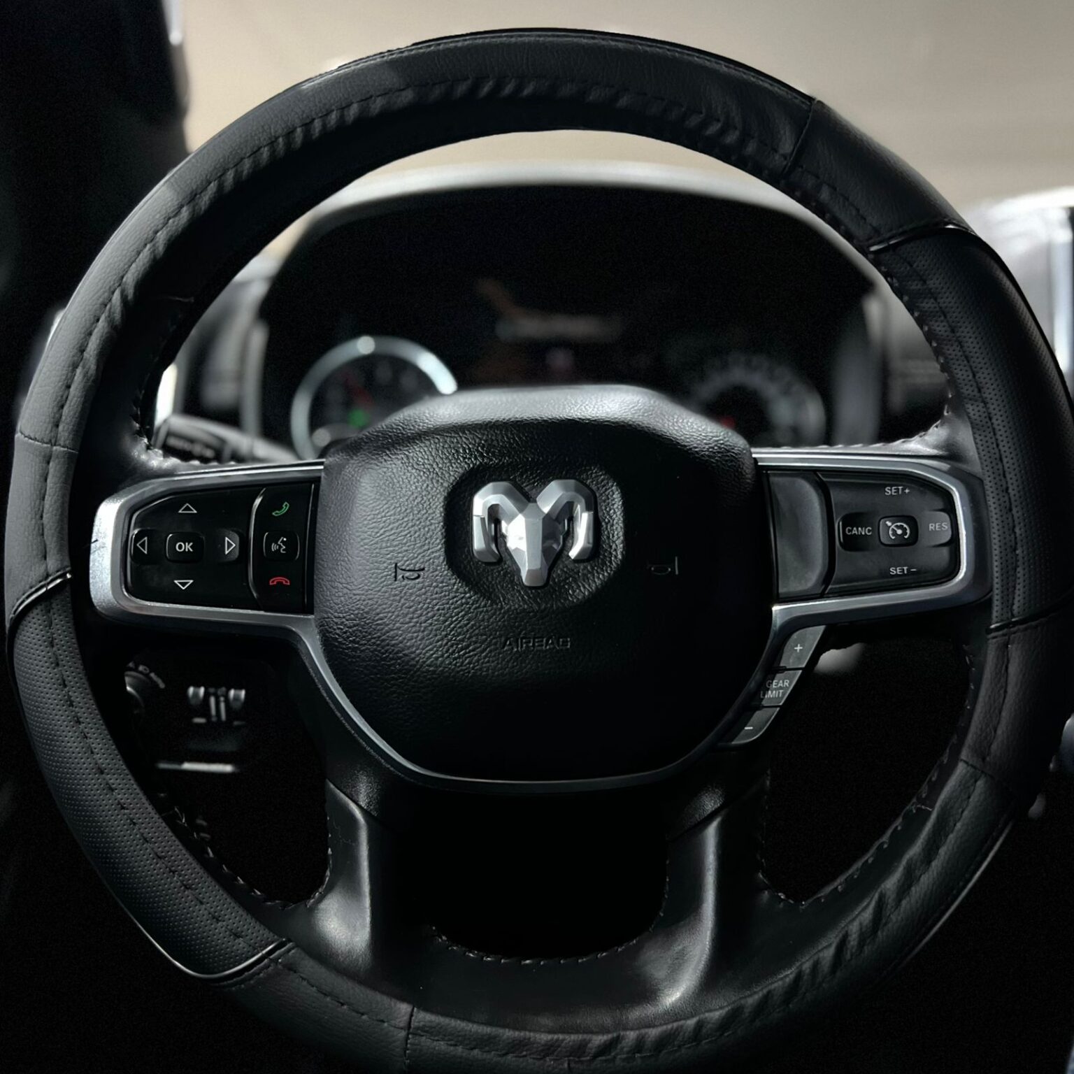 DODGE RAM LARAMIE BLACK EDITION 2022 - Image 14