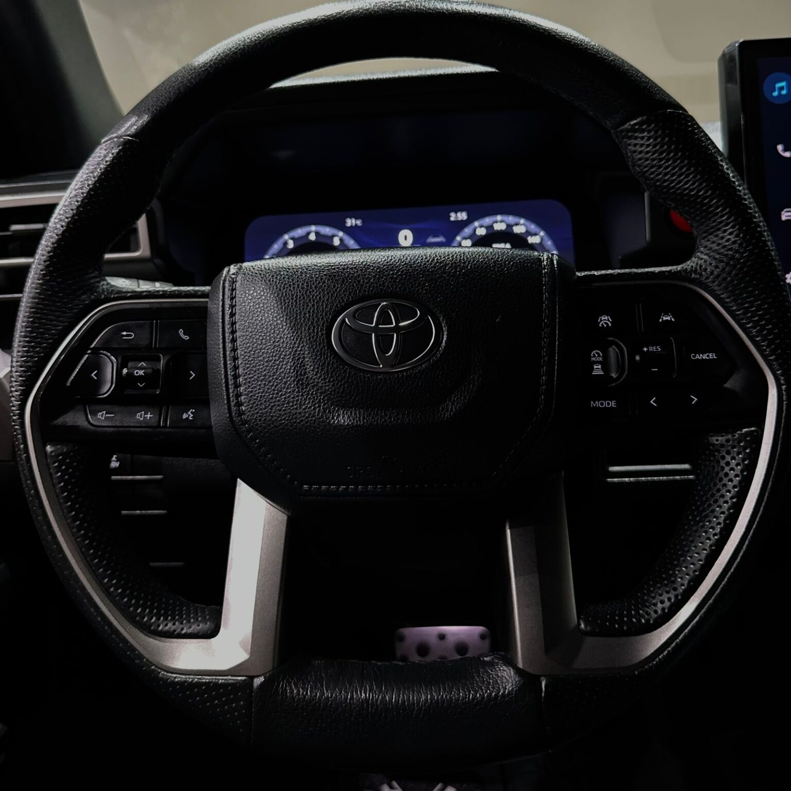 TOYOTA TACOMA TRD SPORT 2024 - Image 11