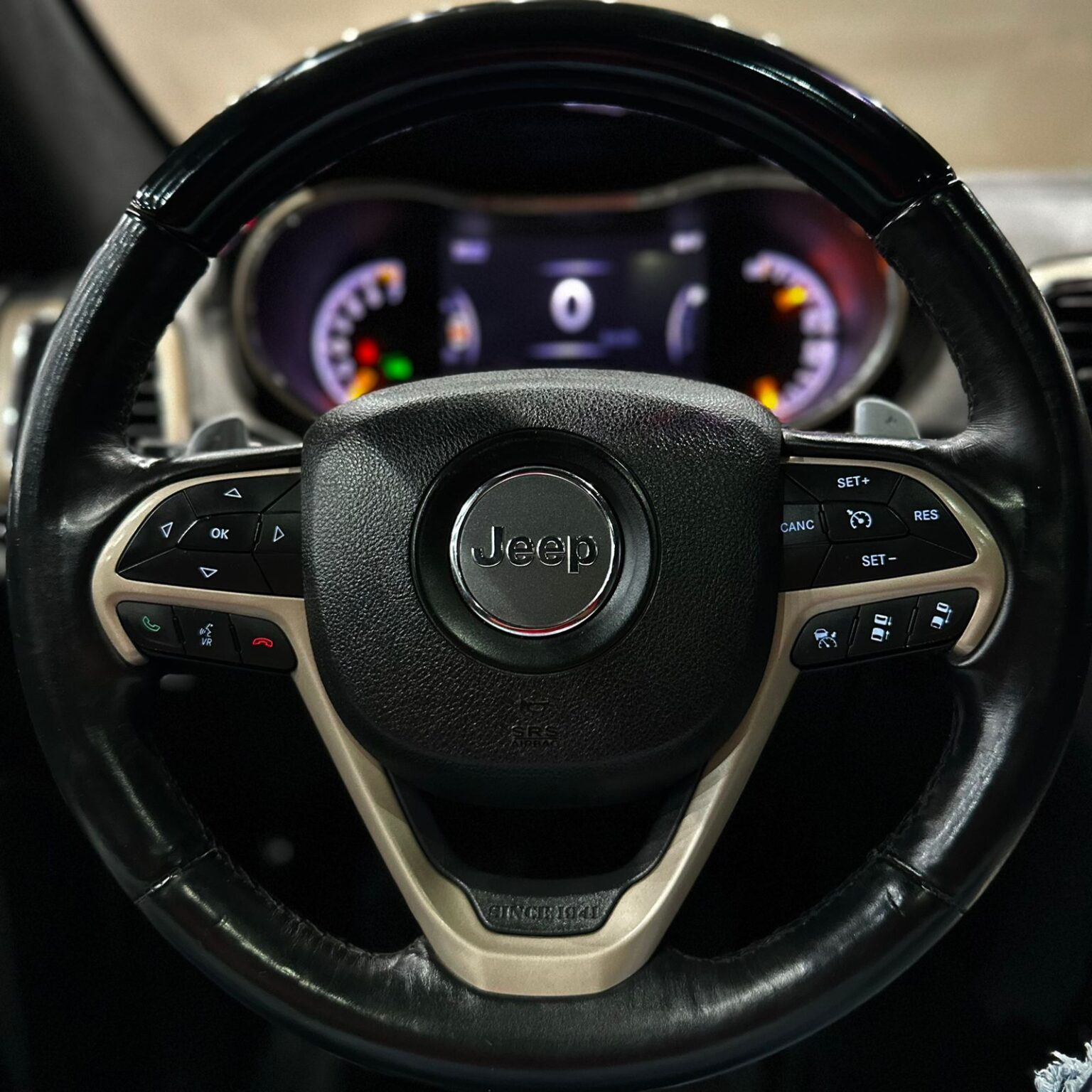 JEEP GRAND CHEROKEE SUMMIT 2015 - Image 11