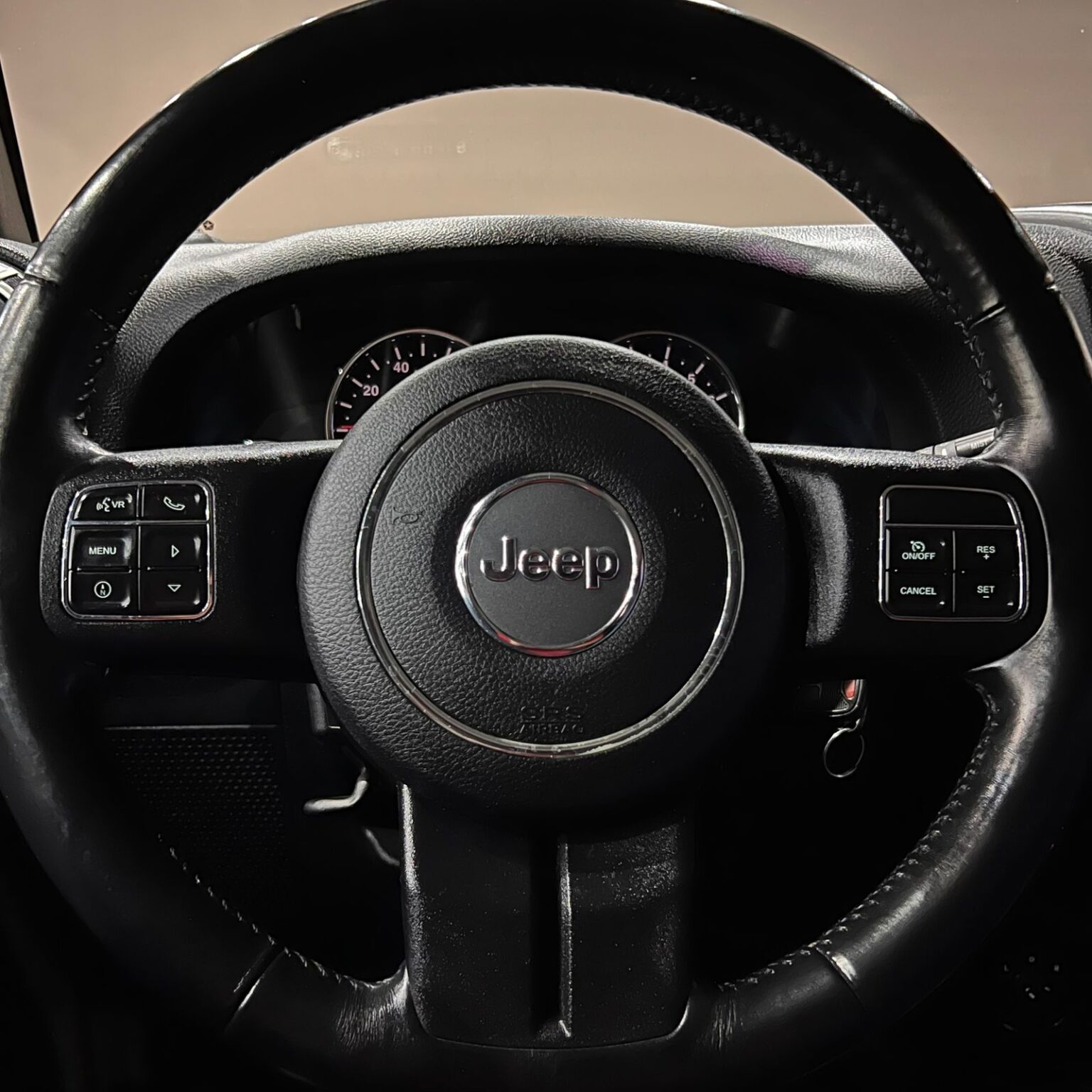JEEP SAHARA 2017 - Image 12
