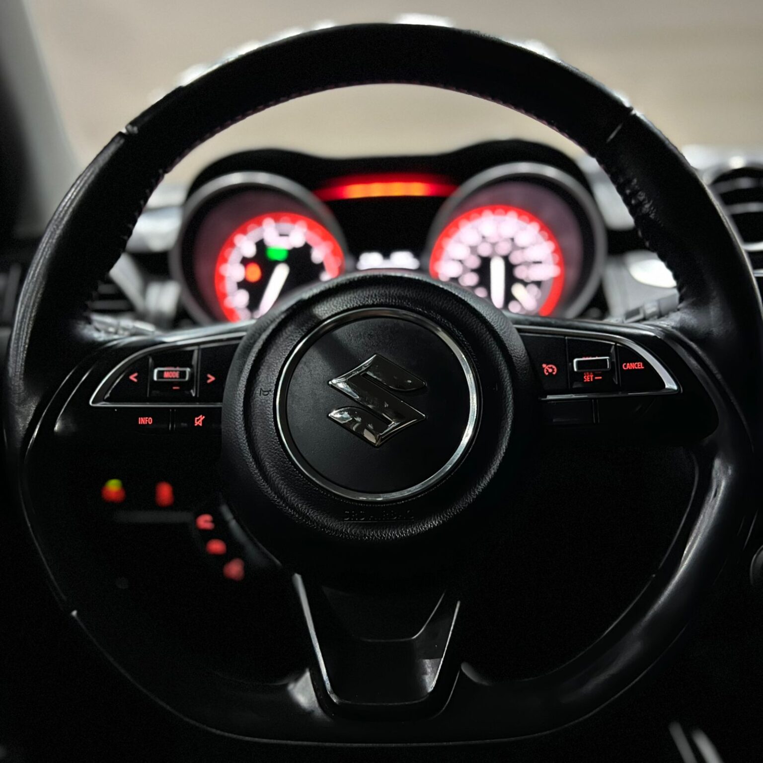 SUZUKI SWIFT GLX 2022 - Image 12