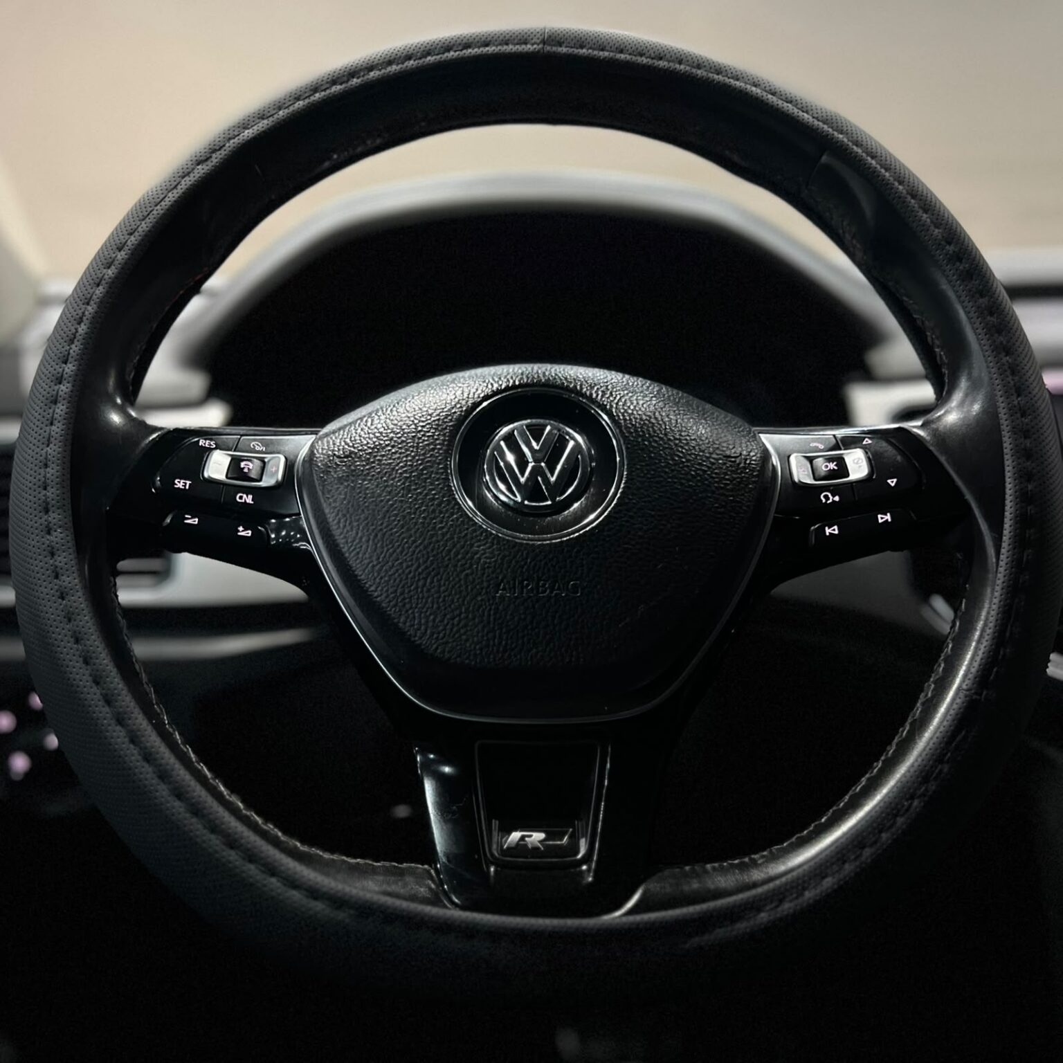VOLKSWAGEN TERAMONT R LINE 2018 - Image 13