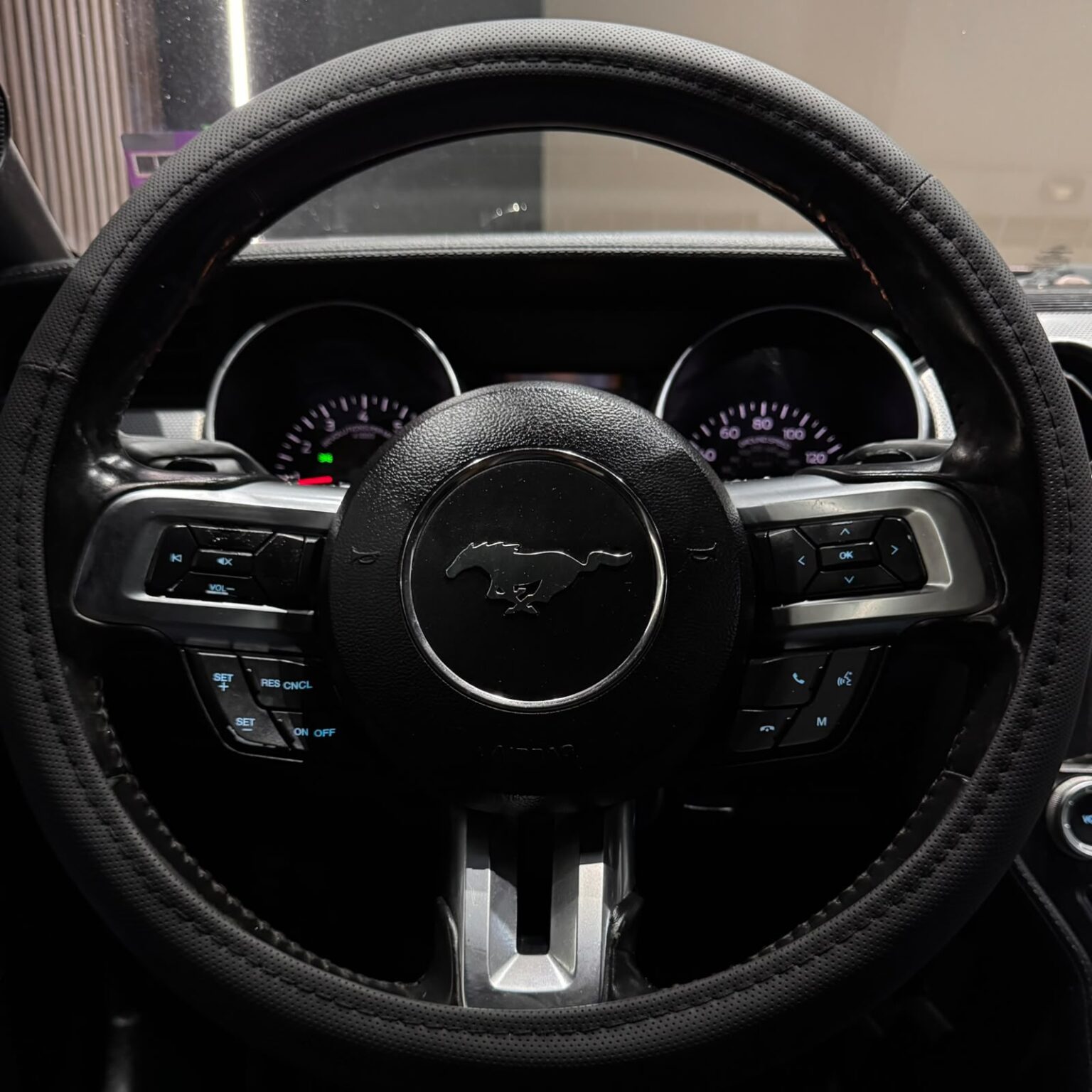 FORD MUSTANG 2018 - Image 11