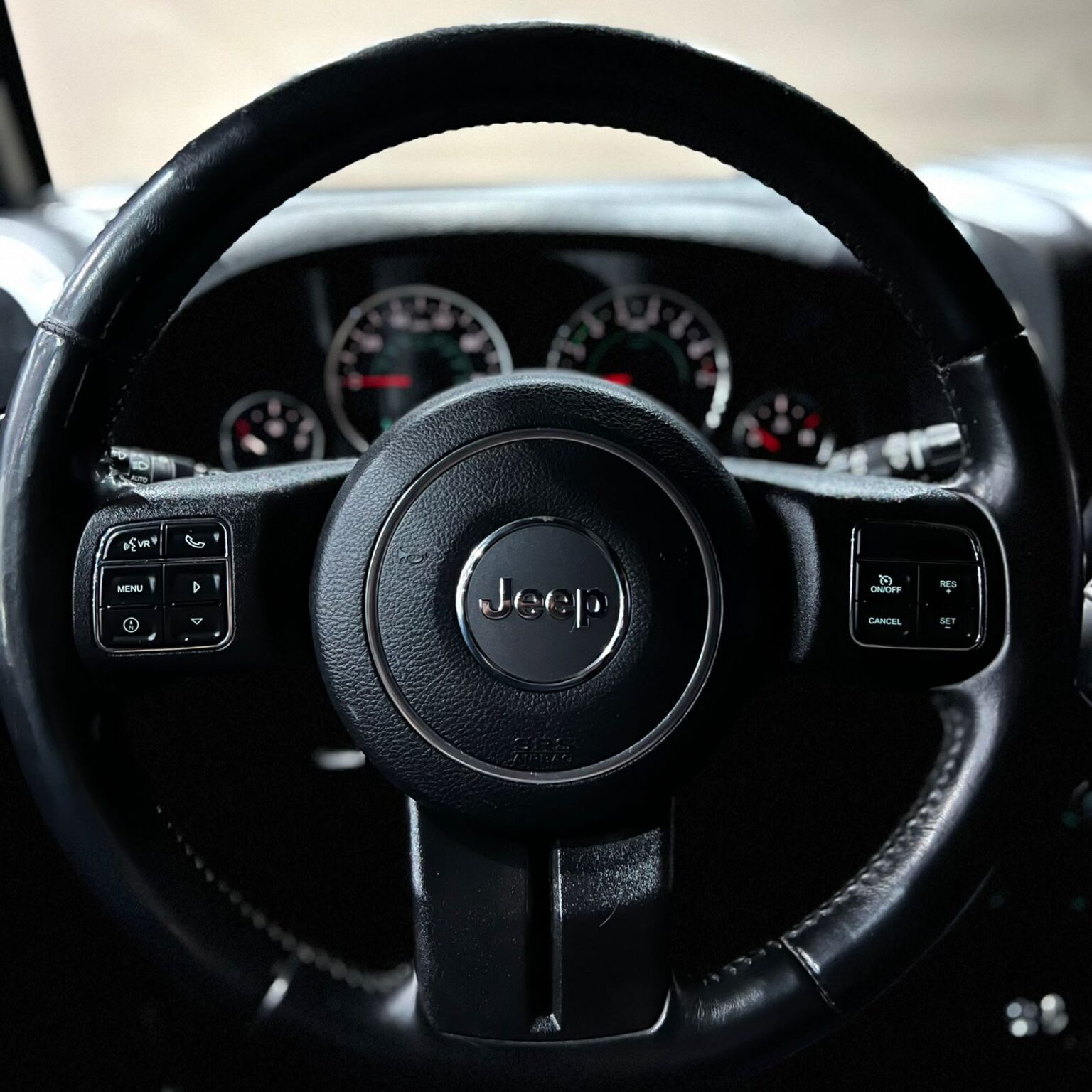 JEEP SAHARA 2016 - Image 13