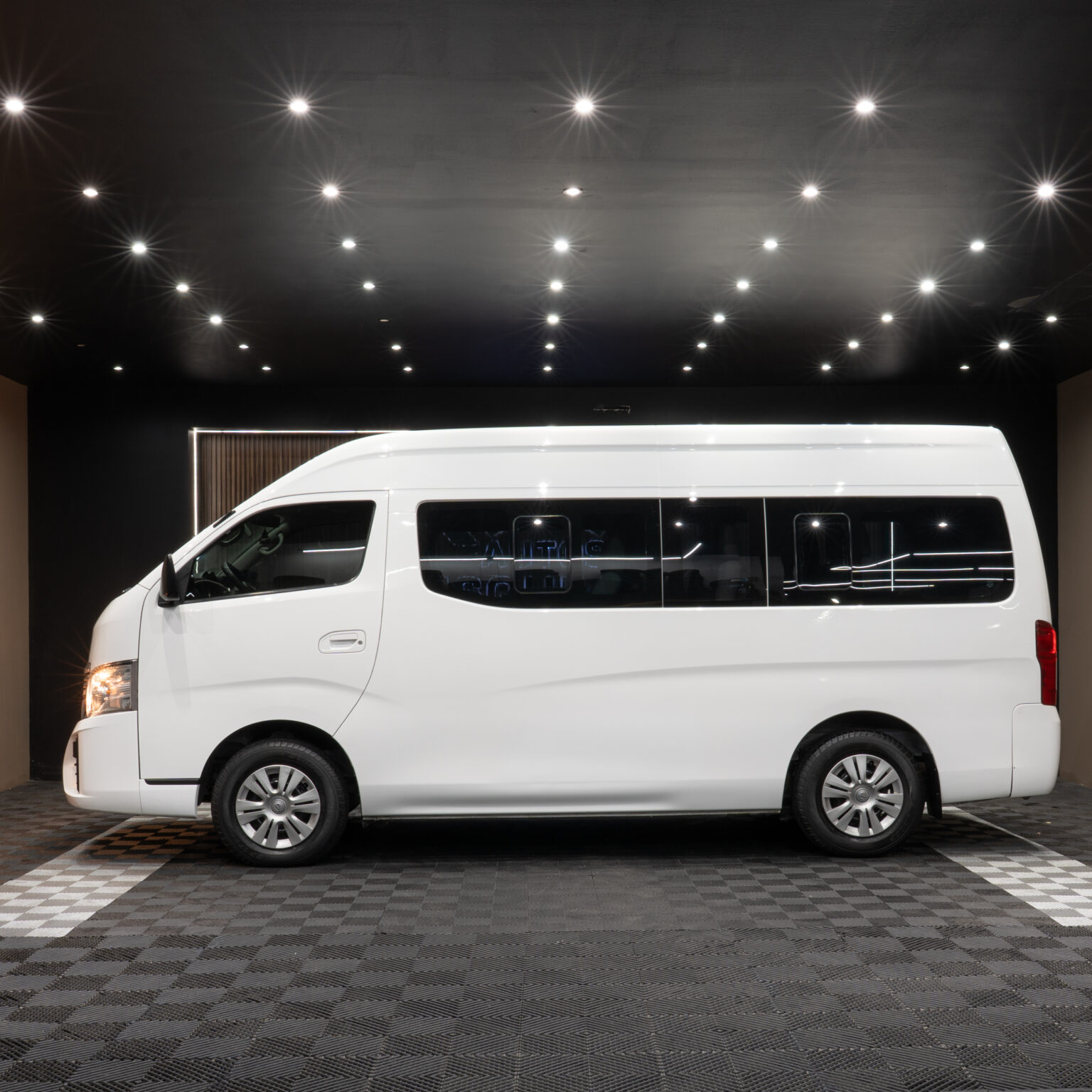NISSAN URVAN 2024 - Image 3