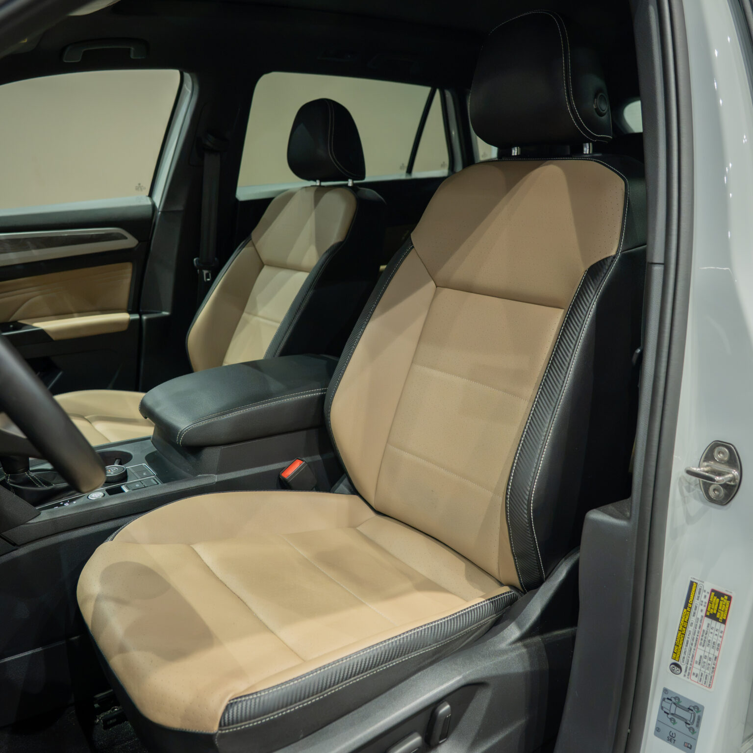 VOLKSWAGEN TERAMONT R LINE 2021 - Image 8