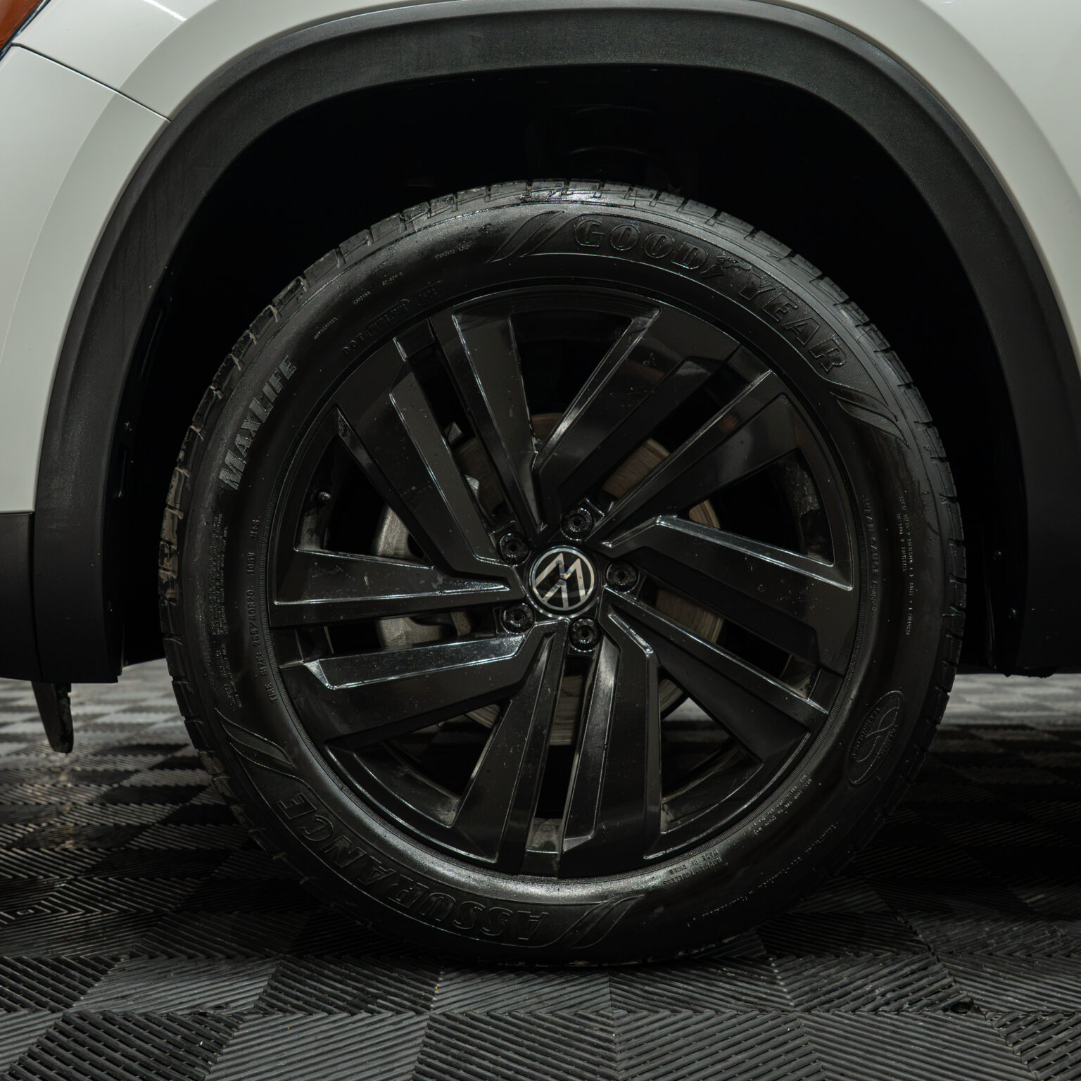 VOLKSWAGEN TERAMONT R LINE 2021 - Image 9
