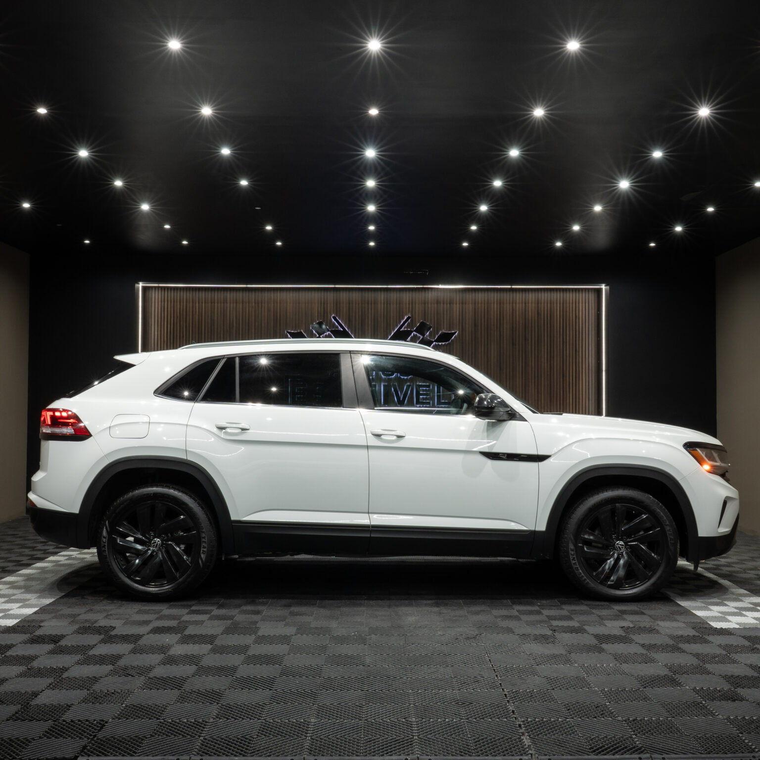 VOLKSWAGEN TERAMONT R LINE 2021 - Image 3