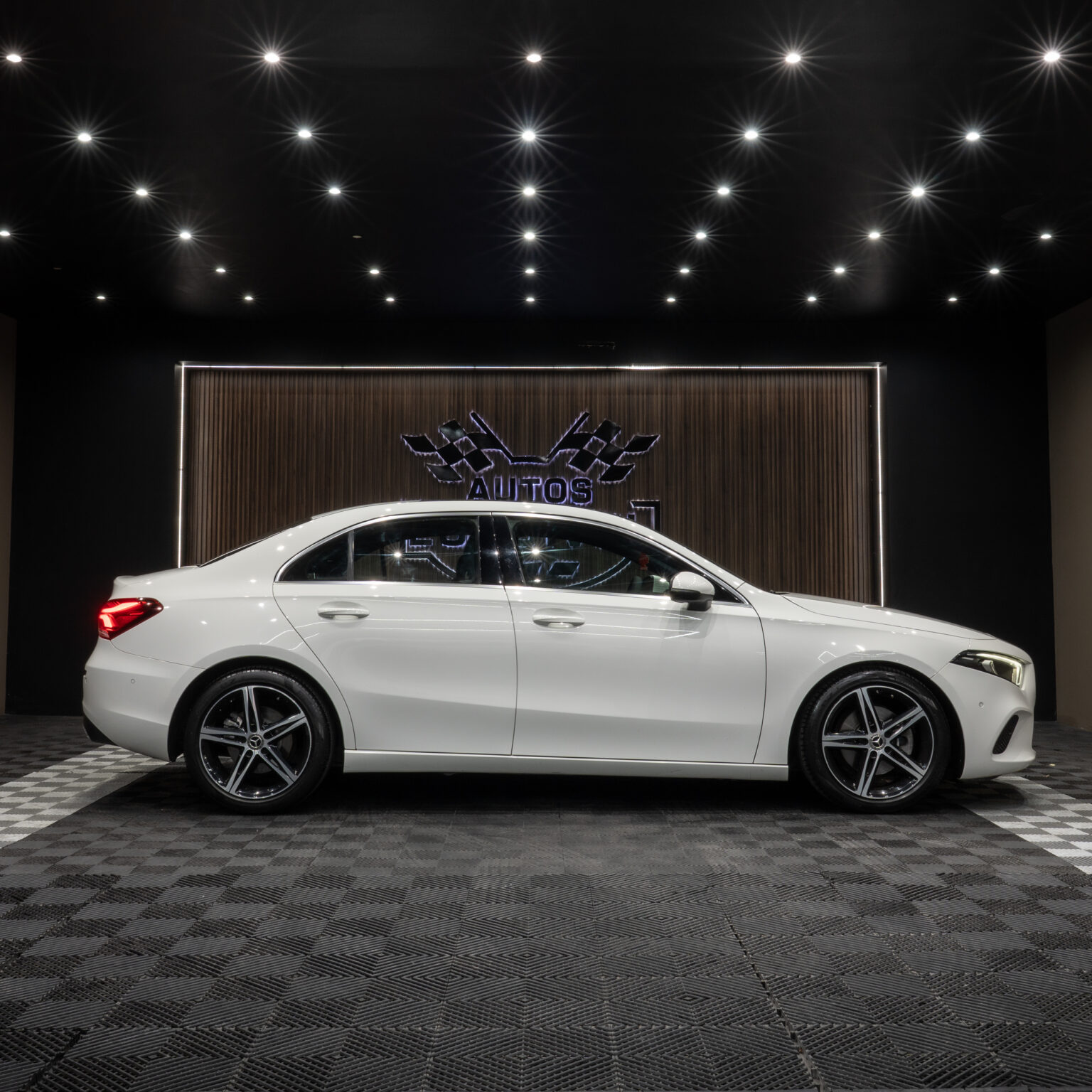 MERCEDES BENZ A 200 2020 - Image 3