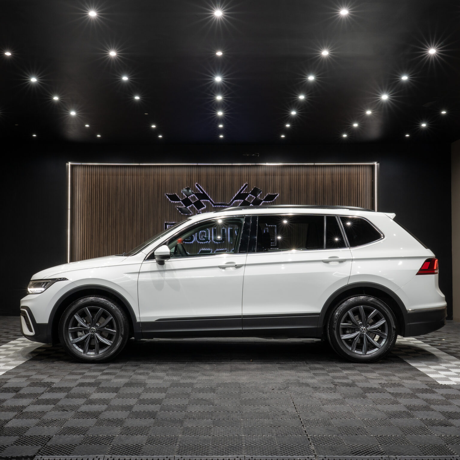 VOLKSWAGEN TIGUAN 2022 - Image 3