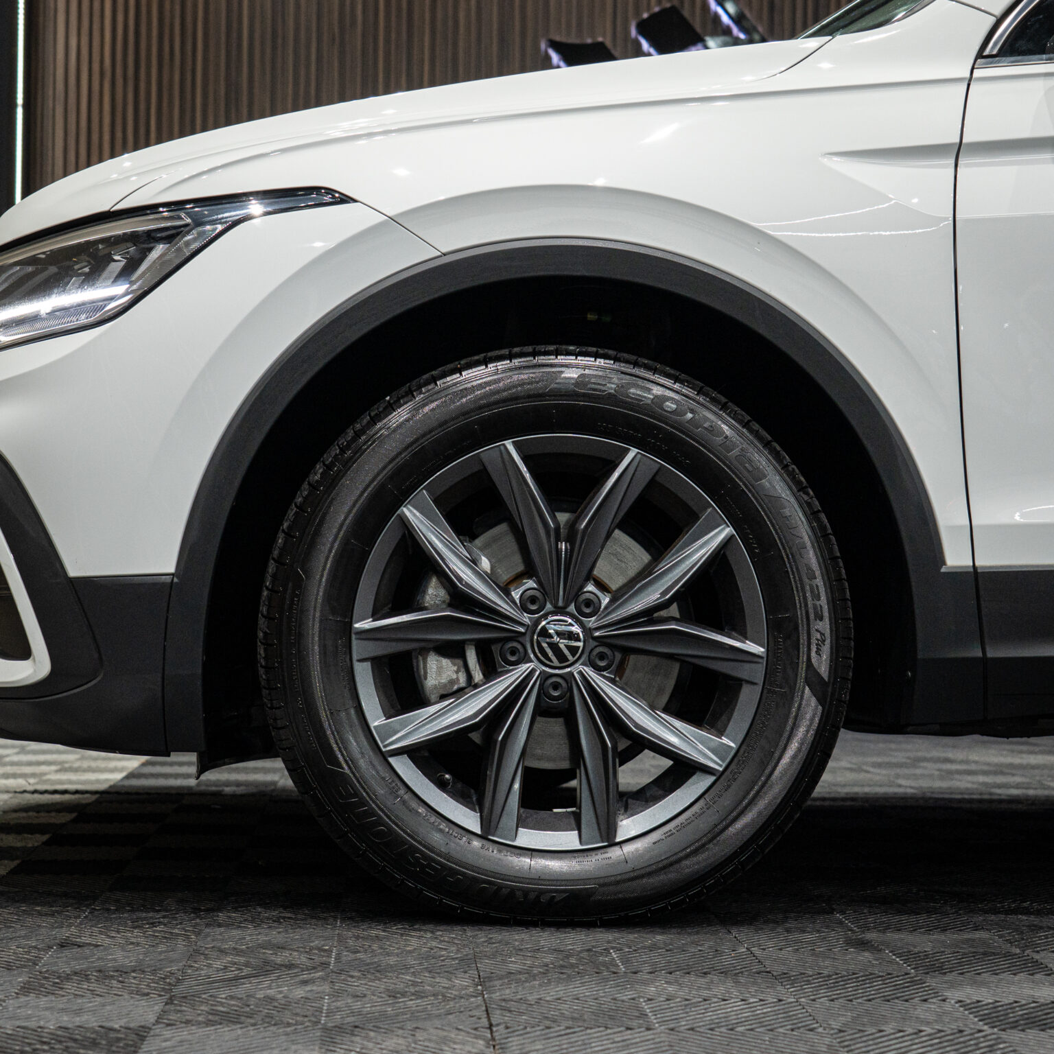VOLKSWAGEN TIGUAN 2022 - Image 10