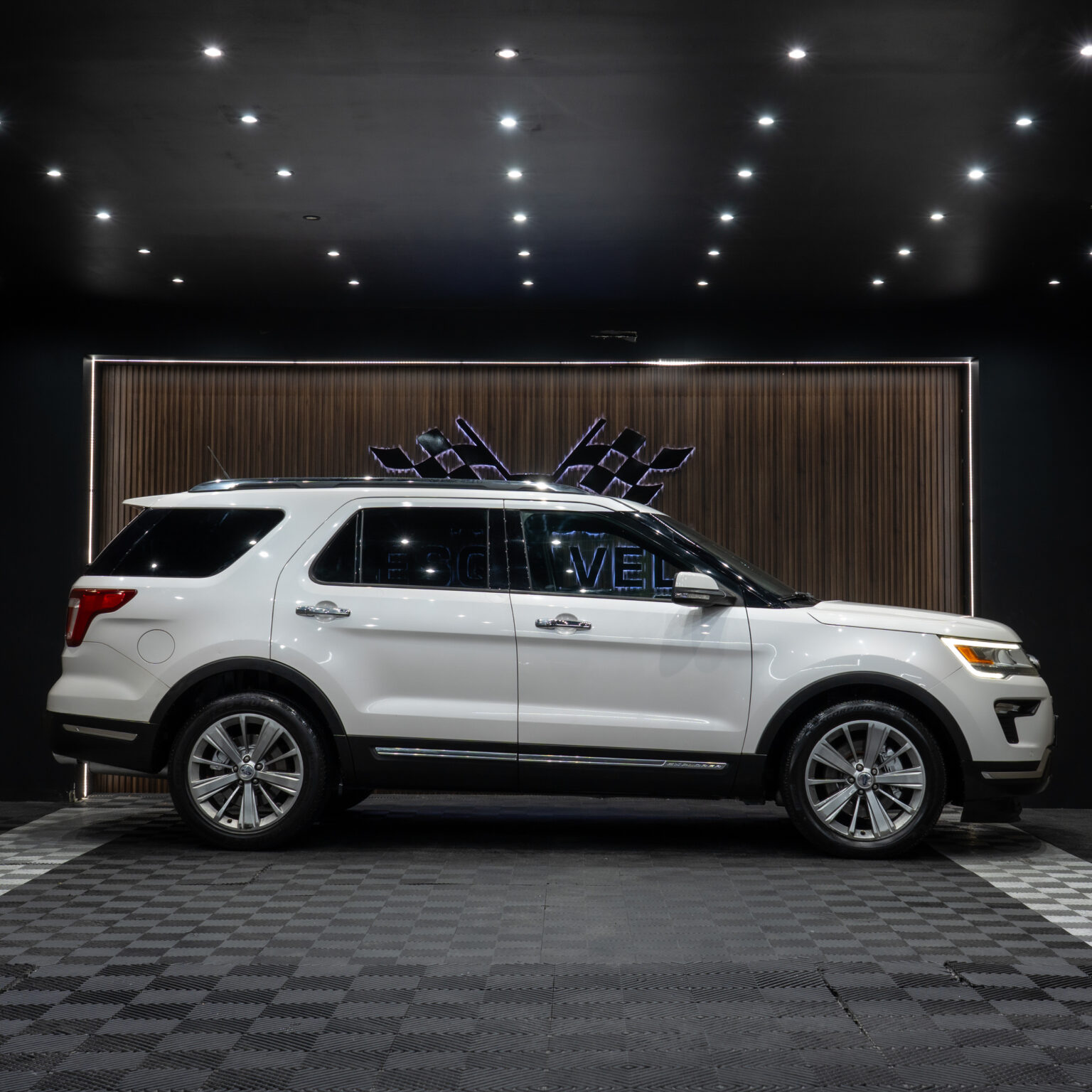 FORD EXPLORER LIMITED 2018 - Image 3