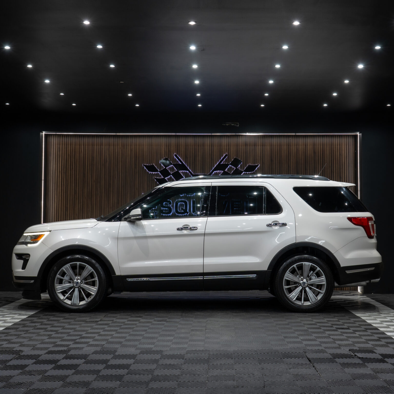 FORD EXPLORER LIMITED 2018 - Image 2