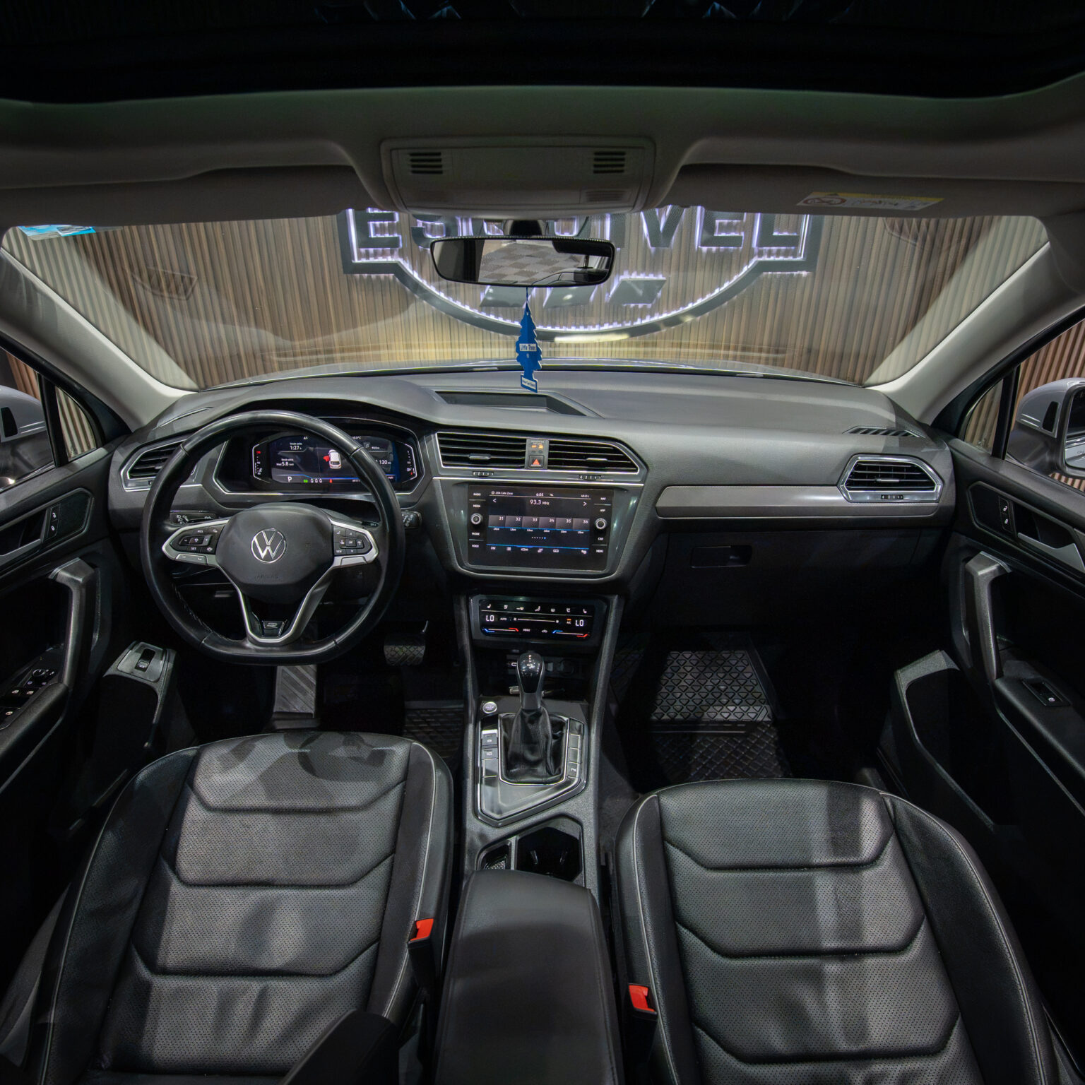VOLKSWAGEN TIGUAN R LINE 2022 - Image 7