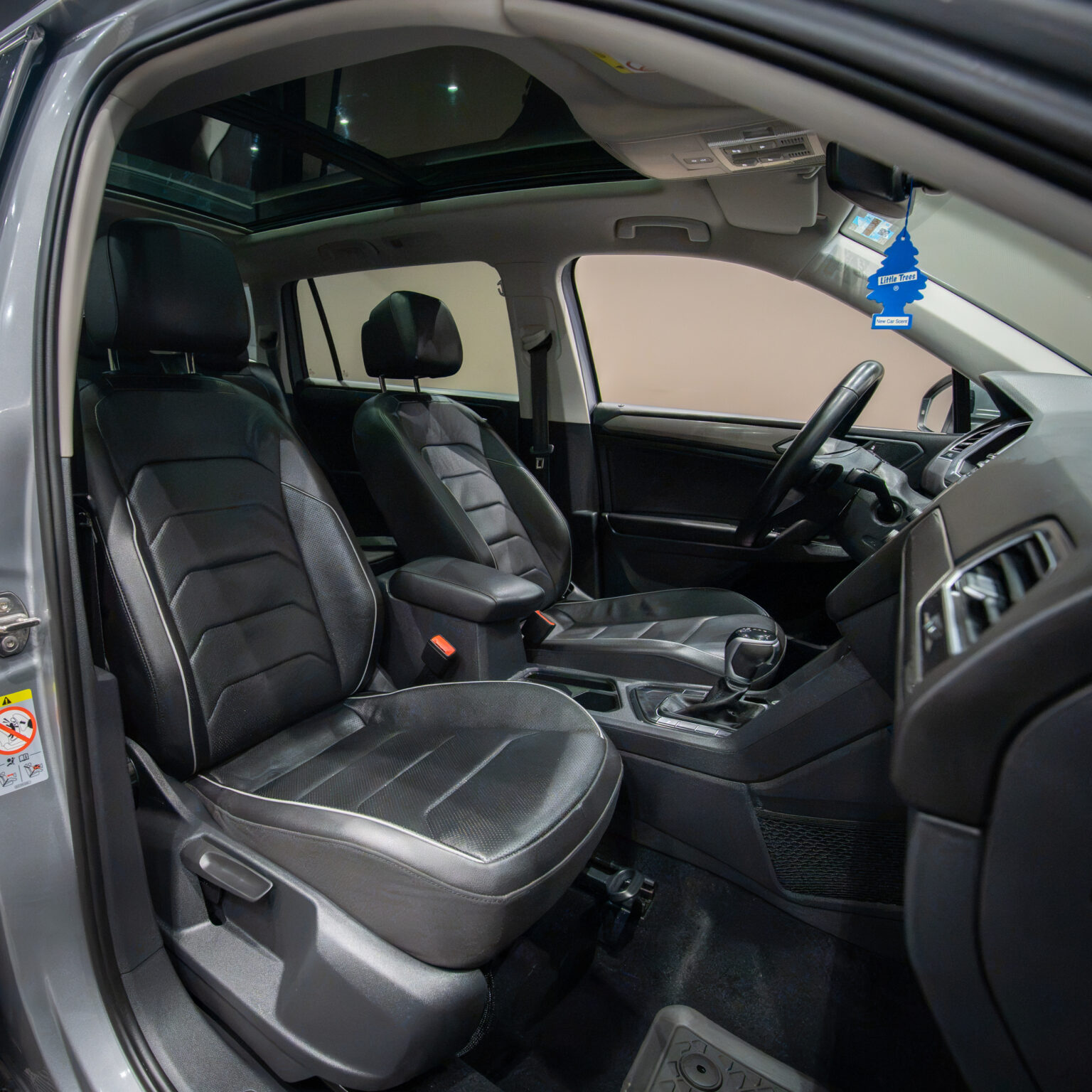 VOLKSWAGEN TIGUAN R LINE 2022 - Image 8