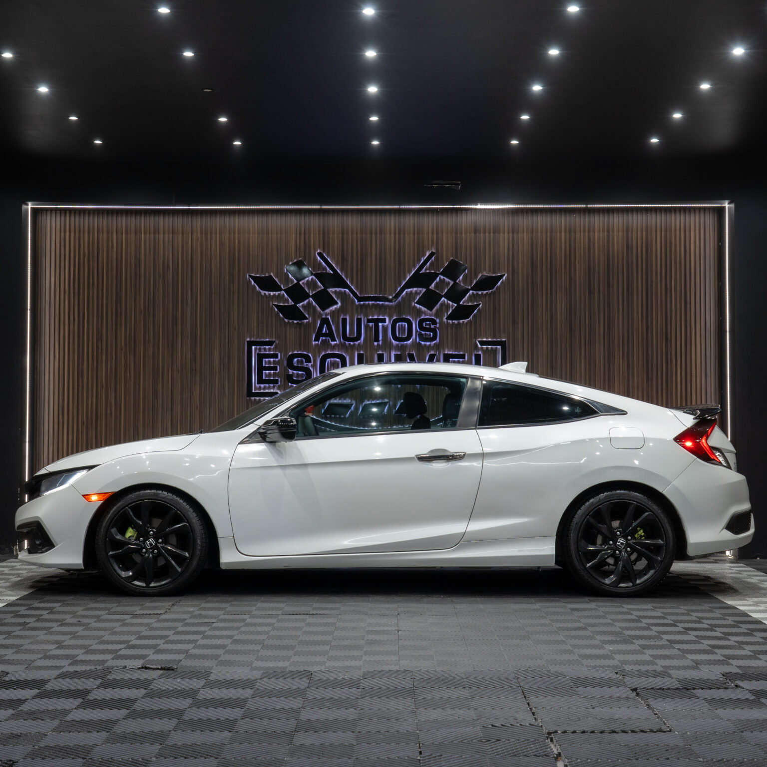 HONDA CIVIC TOURING 2020 - Image 2