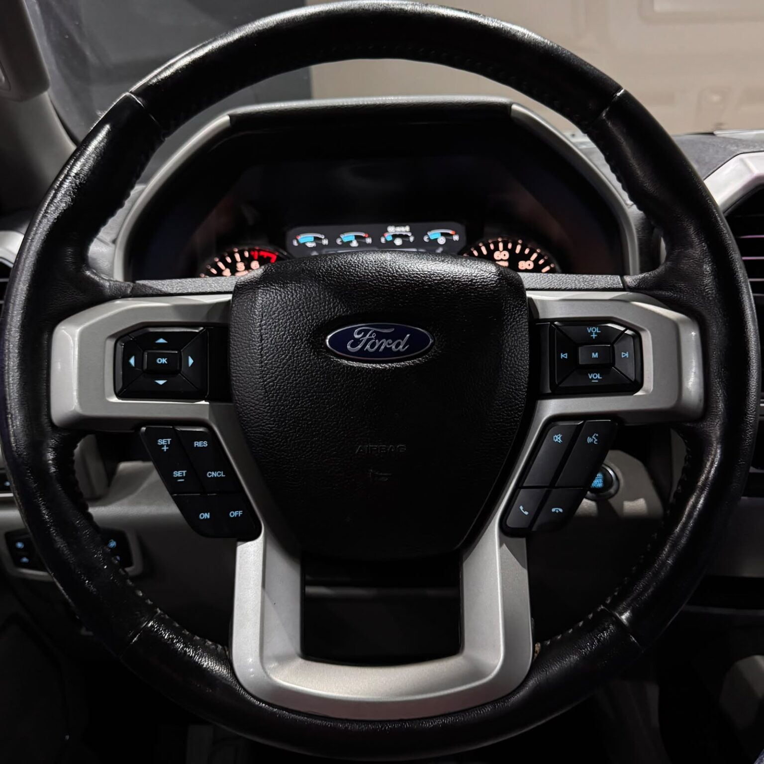 FORD LOBO LARIAT 2018 - Image 13