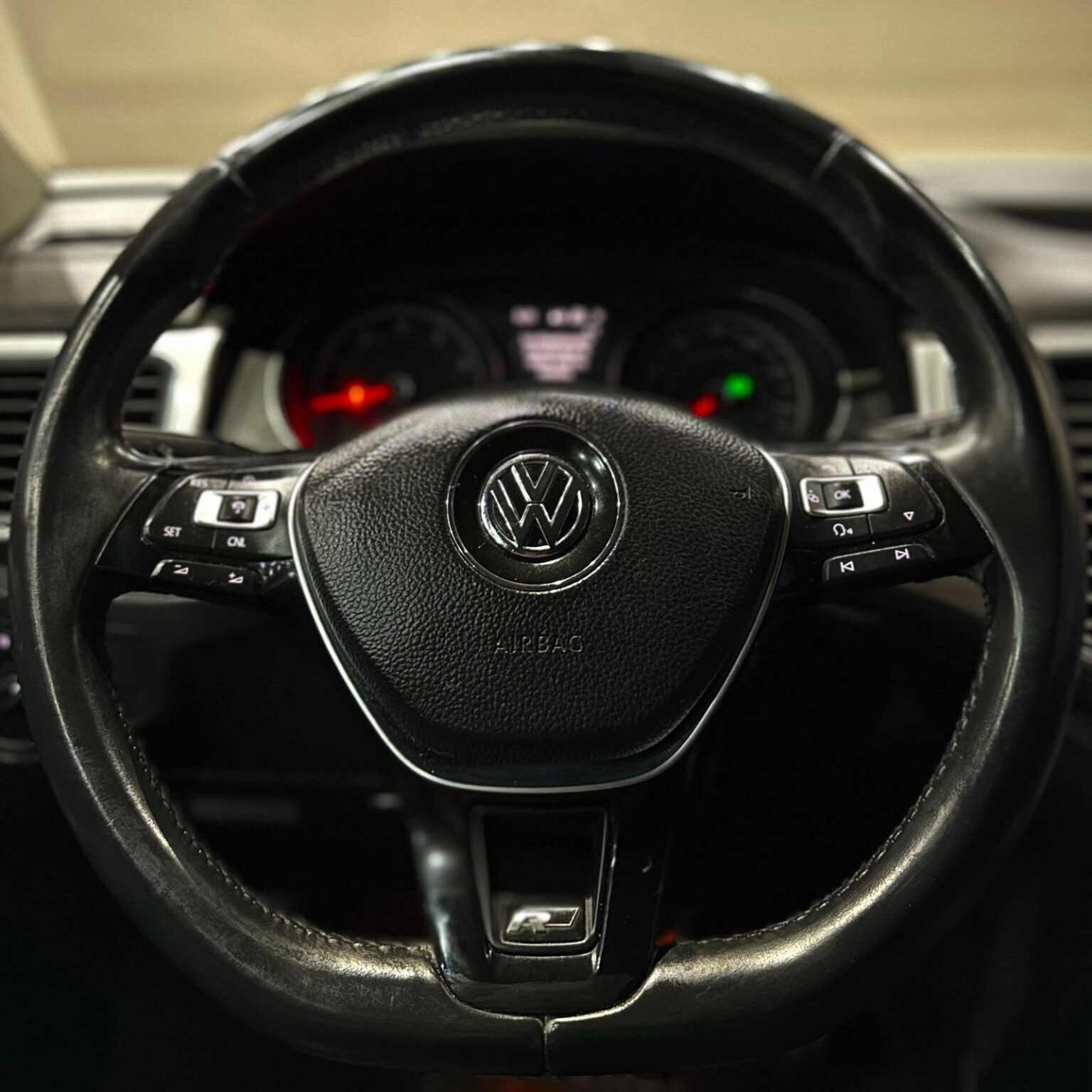 VOLKSWAGEN TERAMONT R LINE 2018 - Image 12