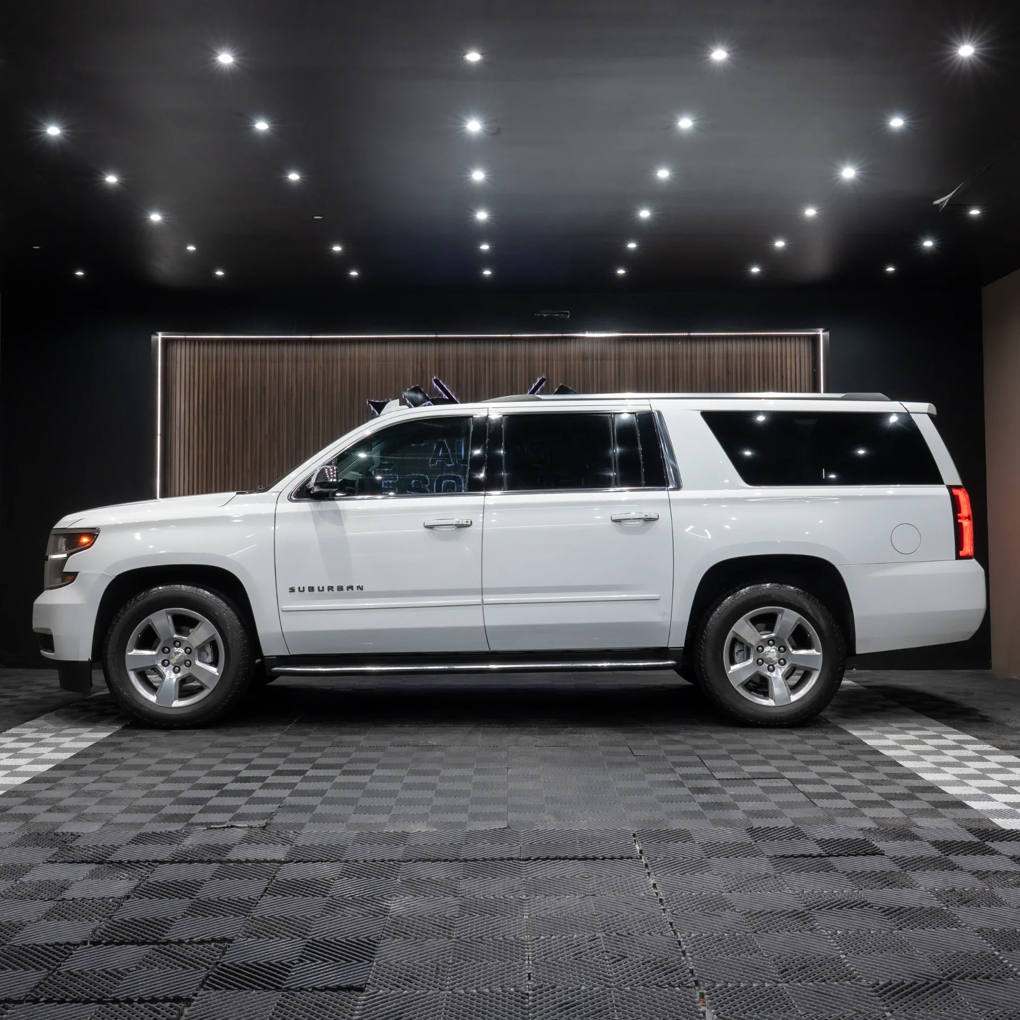 CHEVROLET SUBURBAN PREMIER 2018 - imagen 3