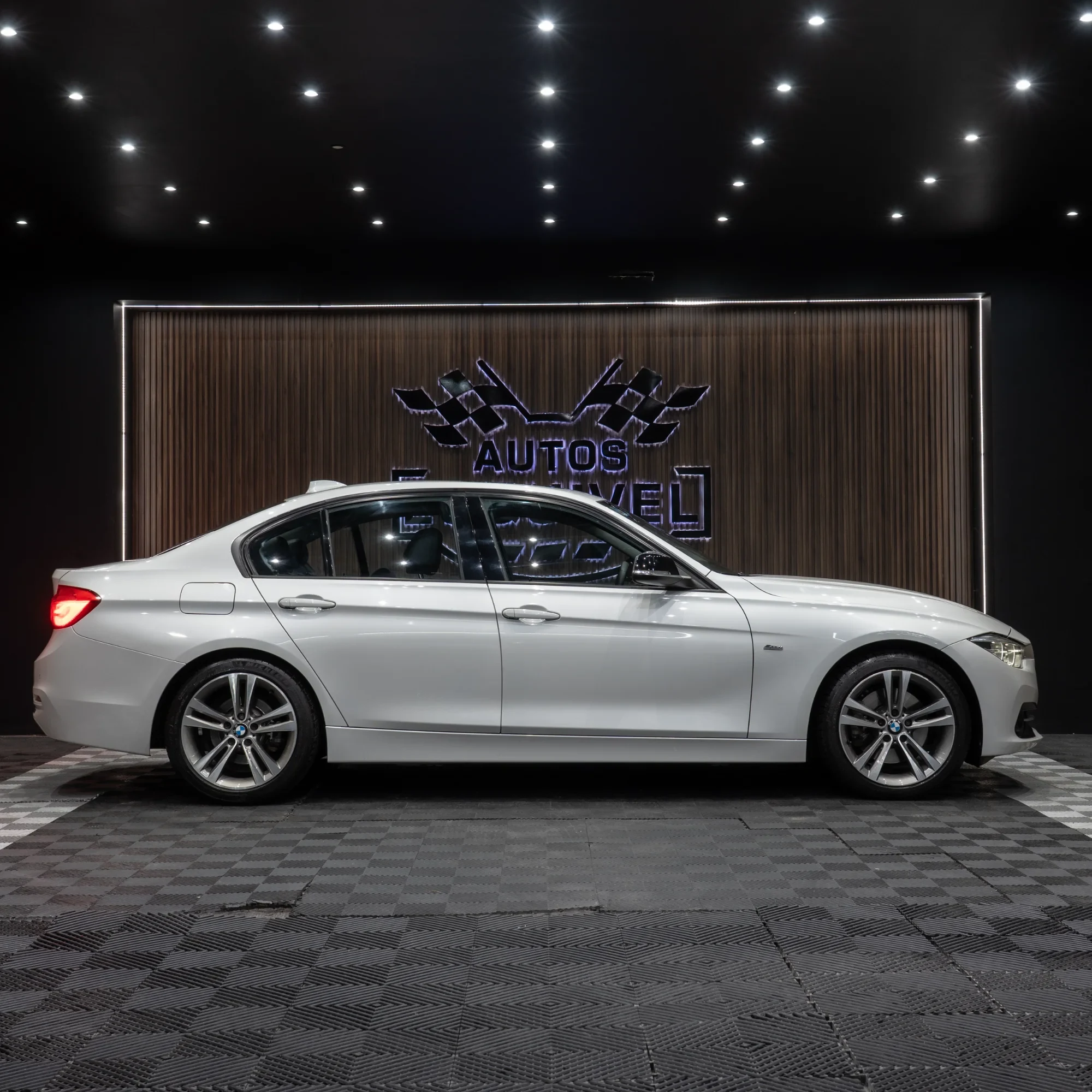 BMW 330 i SPORT 2018 - imagen 2