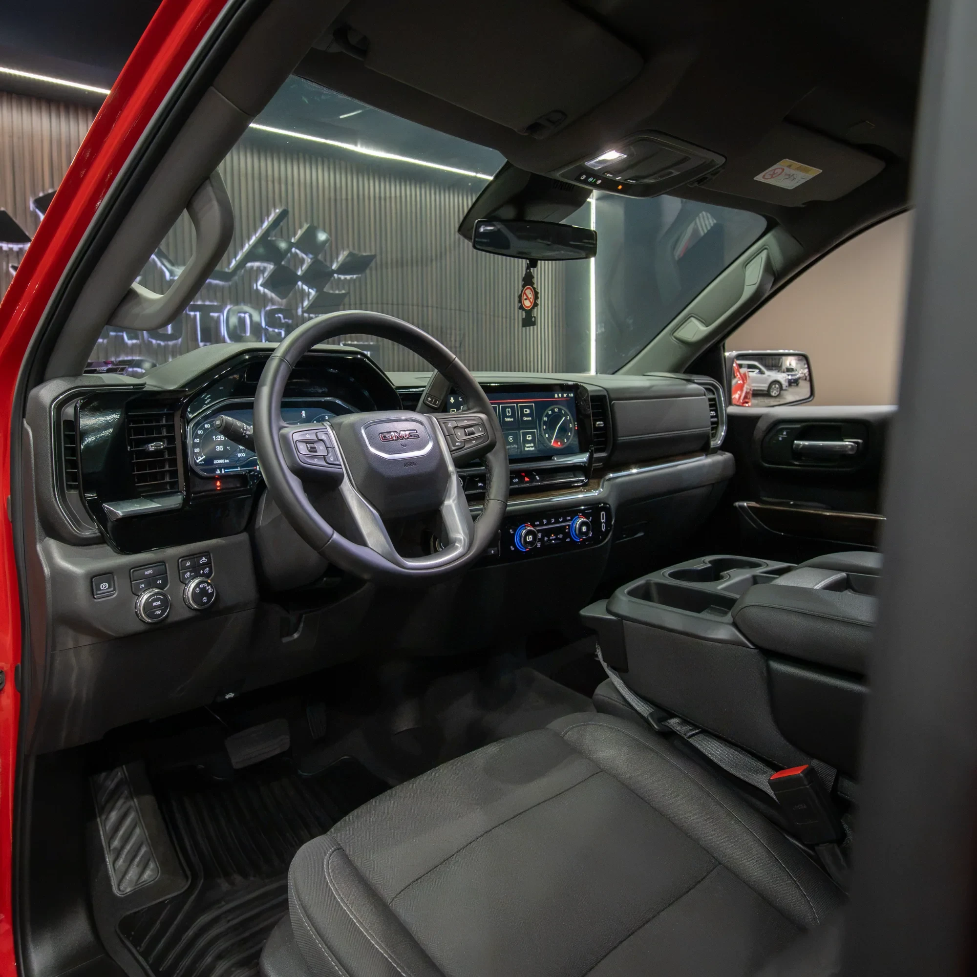 GMC SIERRA 2025 - imagen 9
