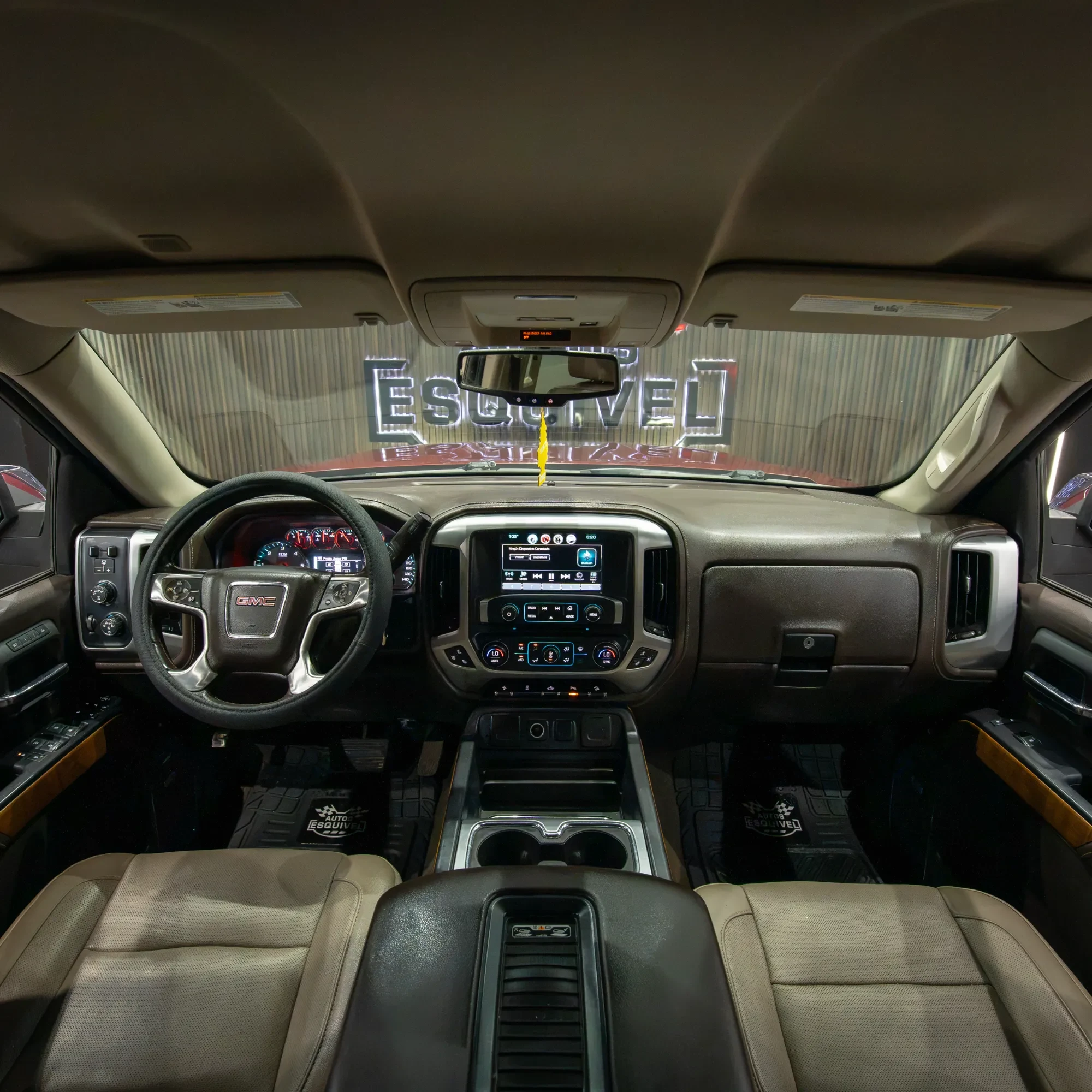 GMC SIERRA 2018 - imagen 8