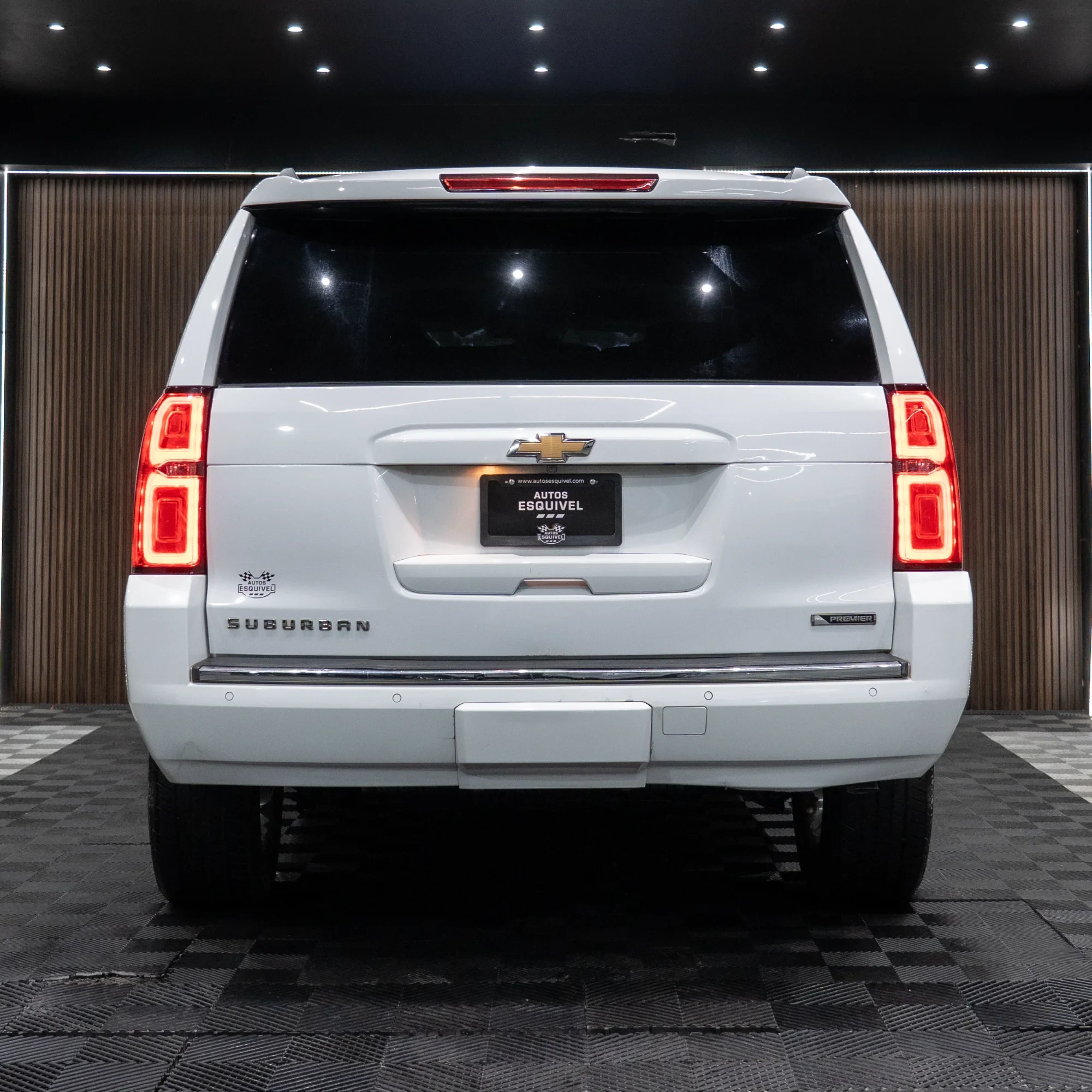 CHEVROLET SUBURBAN PREMIER 2018 - imagen 5