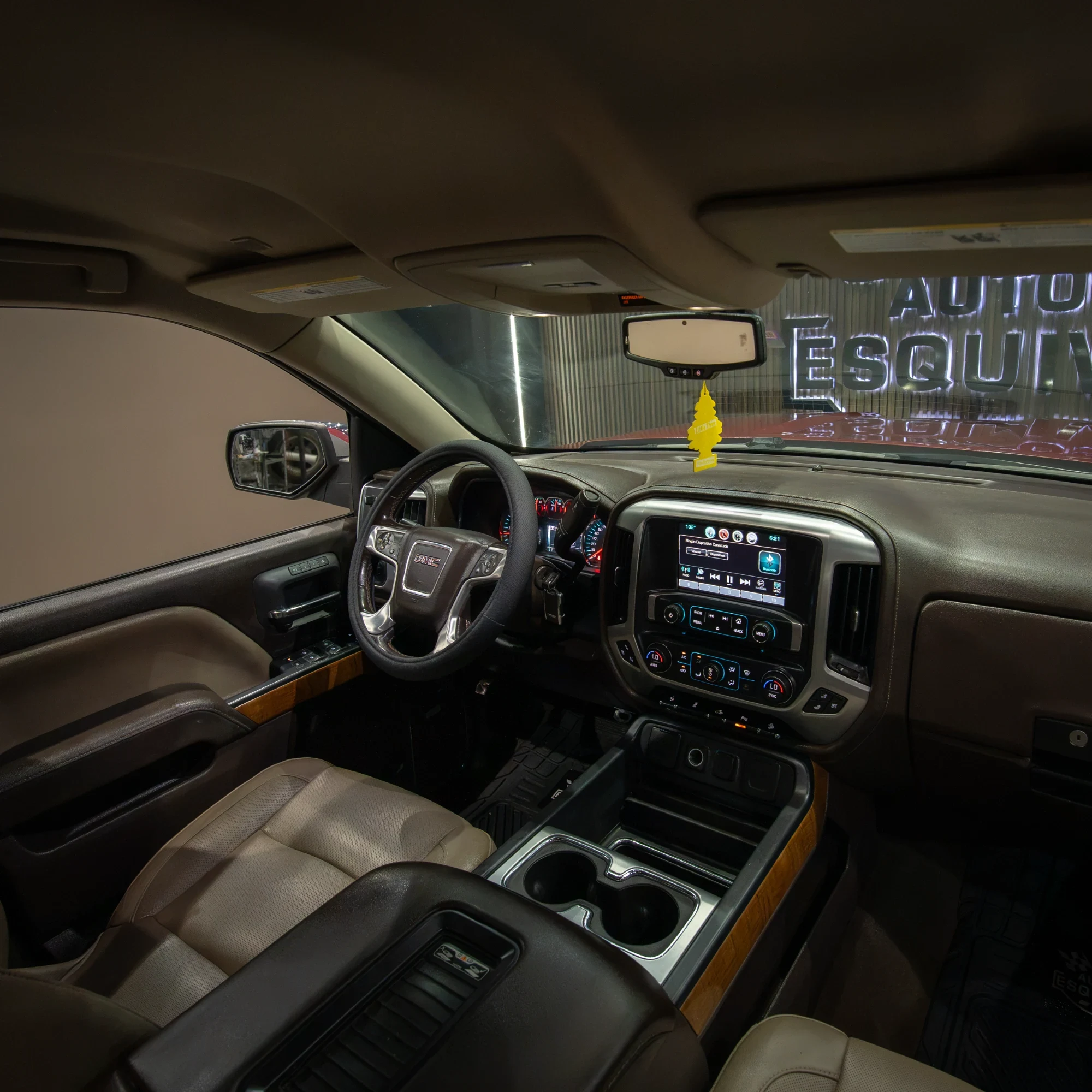 GMC SIERRA 2018 - imagen 9
