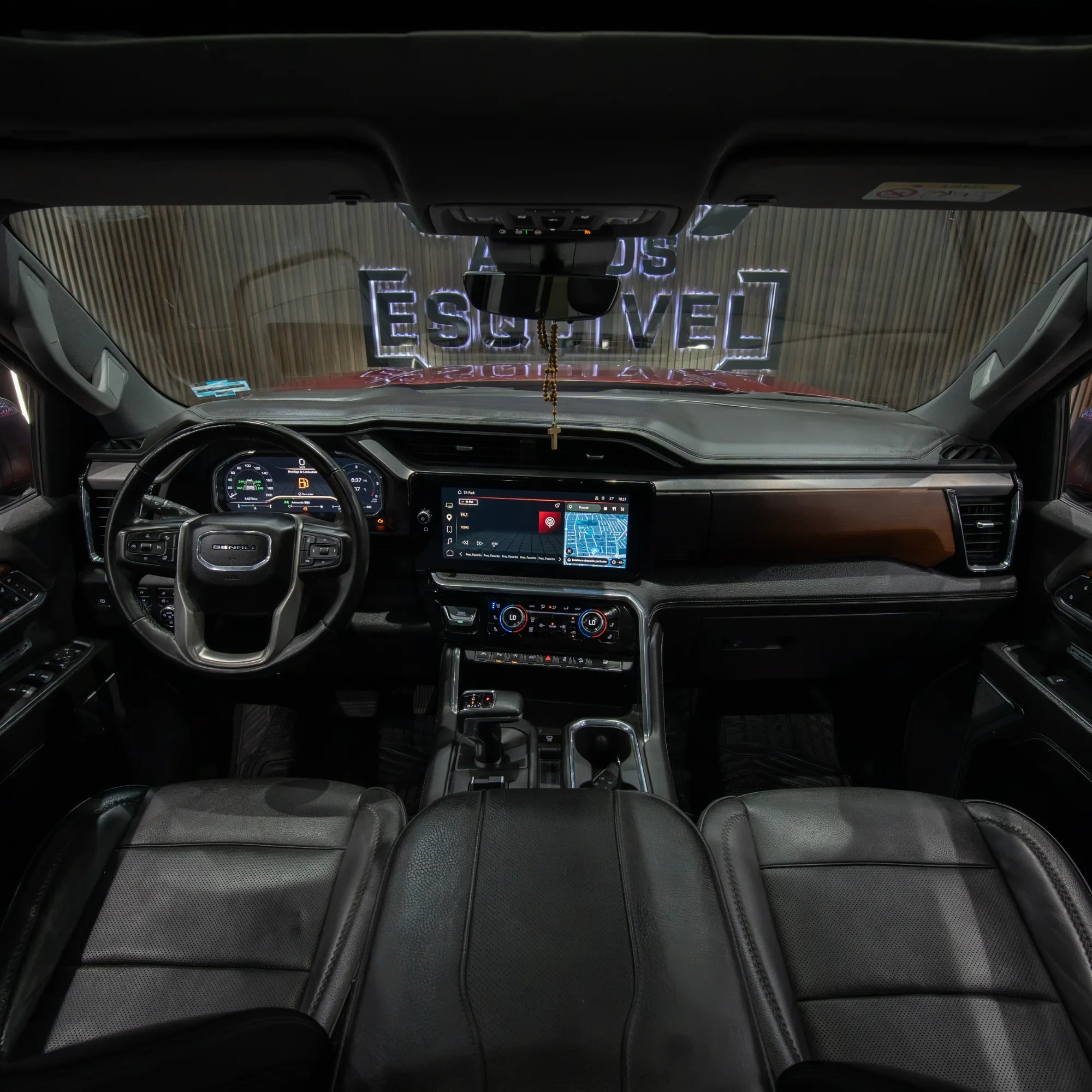 GMC SIERRA DENALI 2023 - imagen 8
