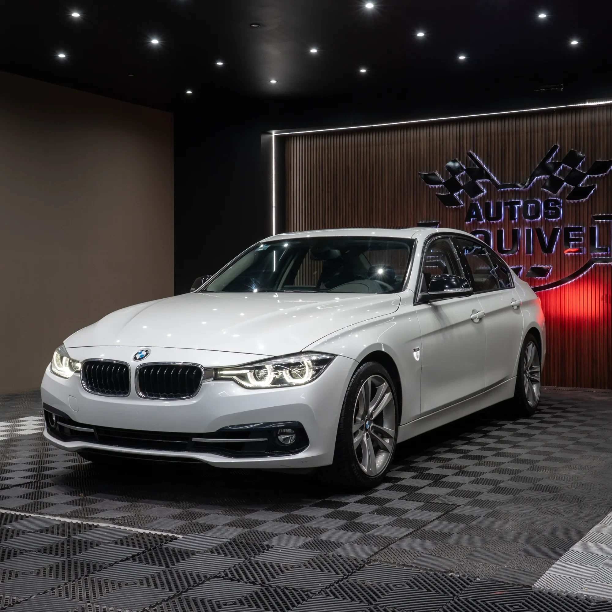 BMW 330 i SPORT 2018 - imagen 4