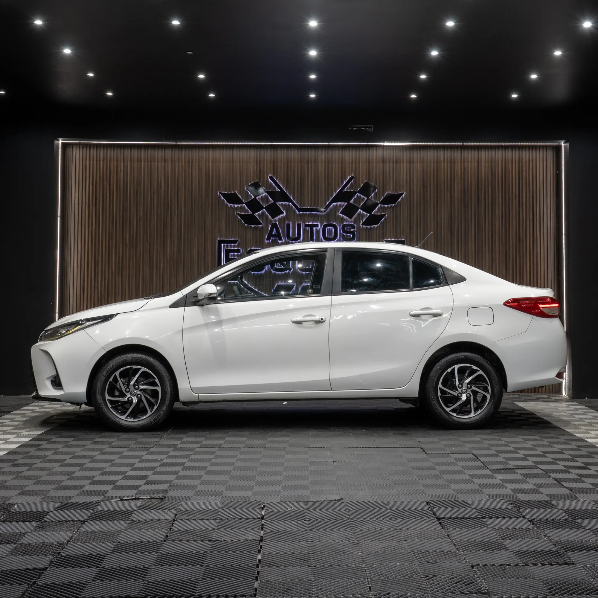 TOYOTA YARIS S 2022 - imagen 2