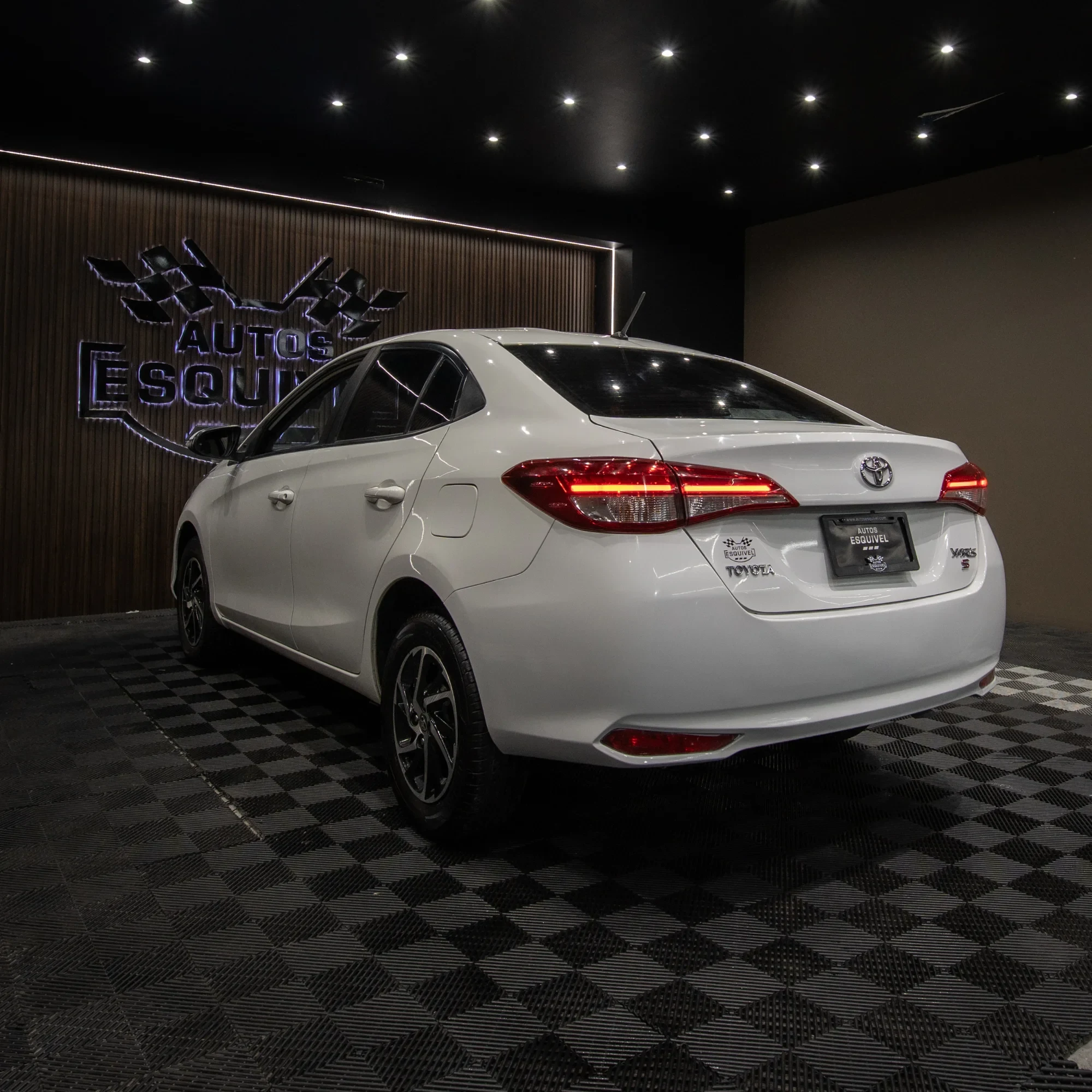 TOYOTA YARIS S 2022 - imagen 7