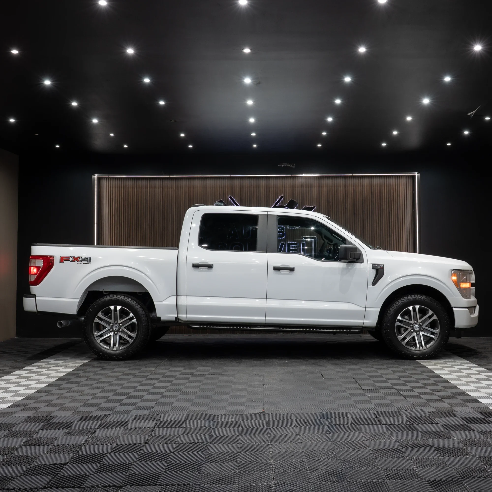 FORD LOBO 4X4 2021 - imagen 2