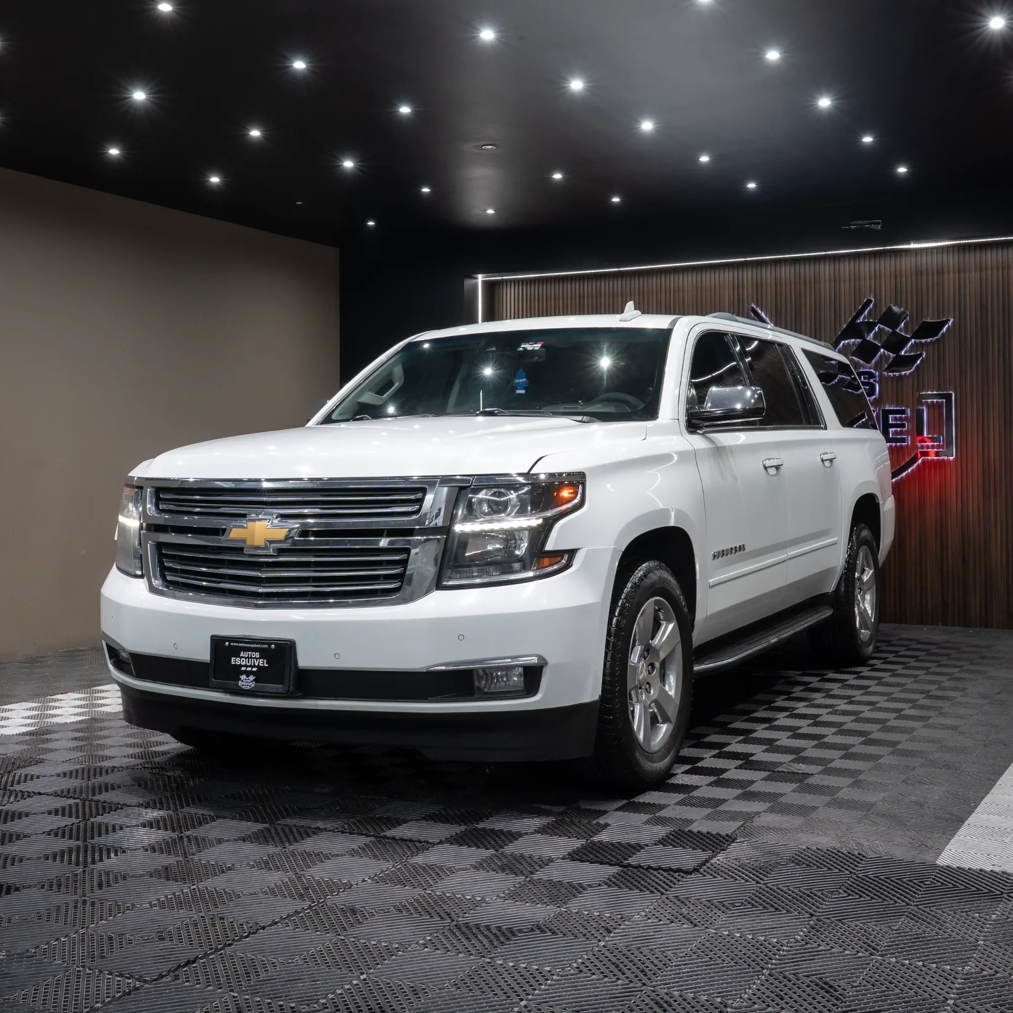 CHEVROLET SUBURBAN PREMIER 2018 - imagen 6