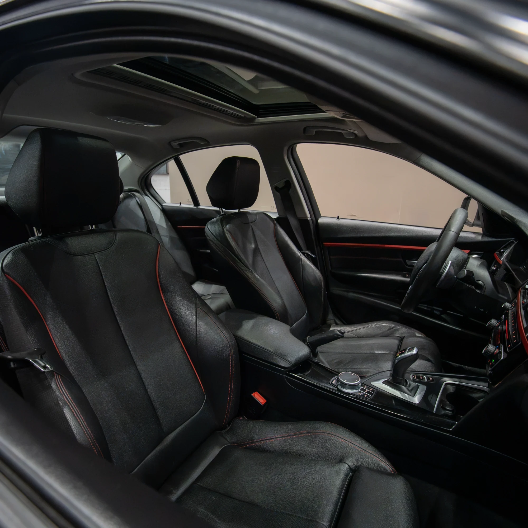 BMW 330 i SPORT 2018 - imagen 8