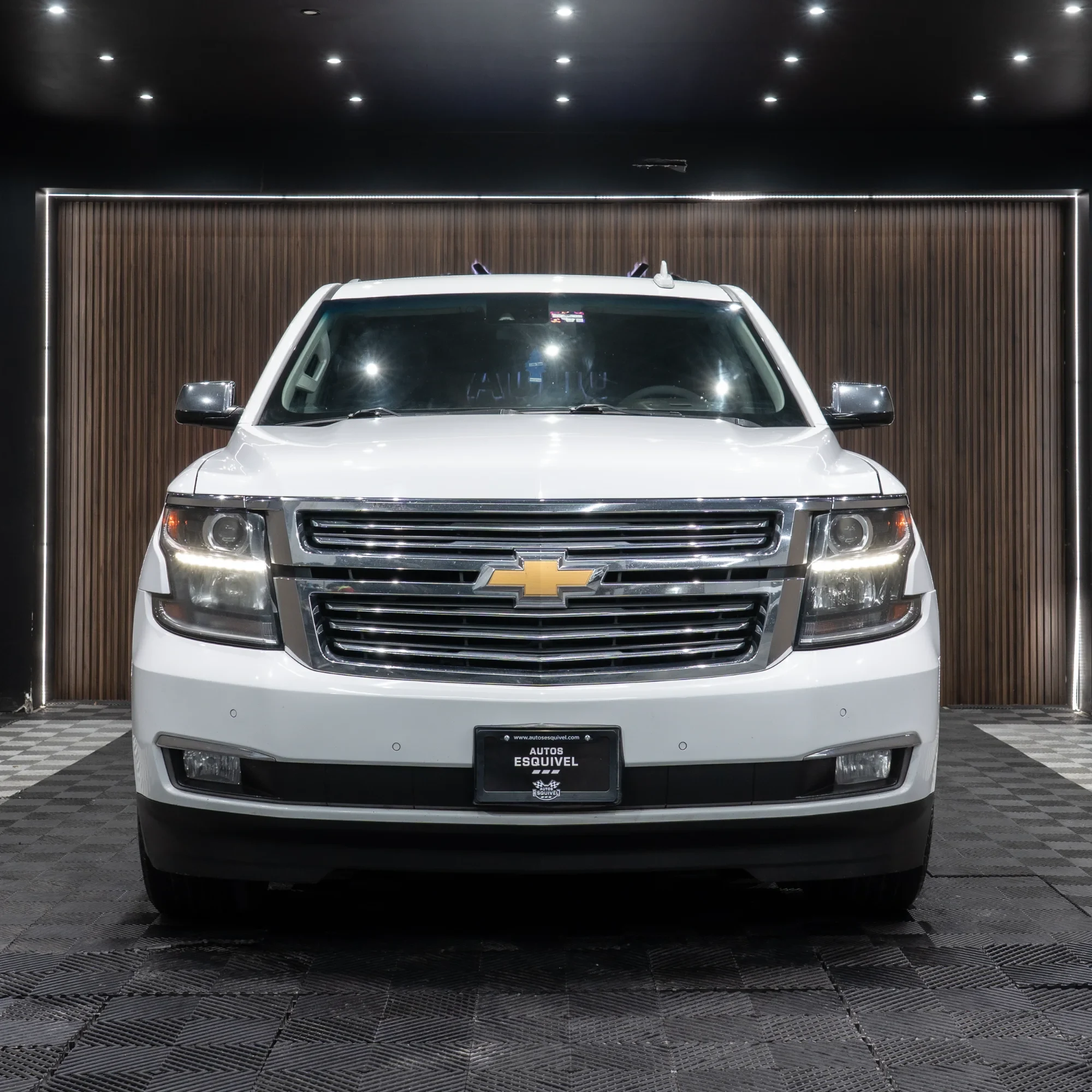 CHEVROLET SUBURBAN PREMIER 2018 - imagen 4