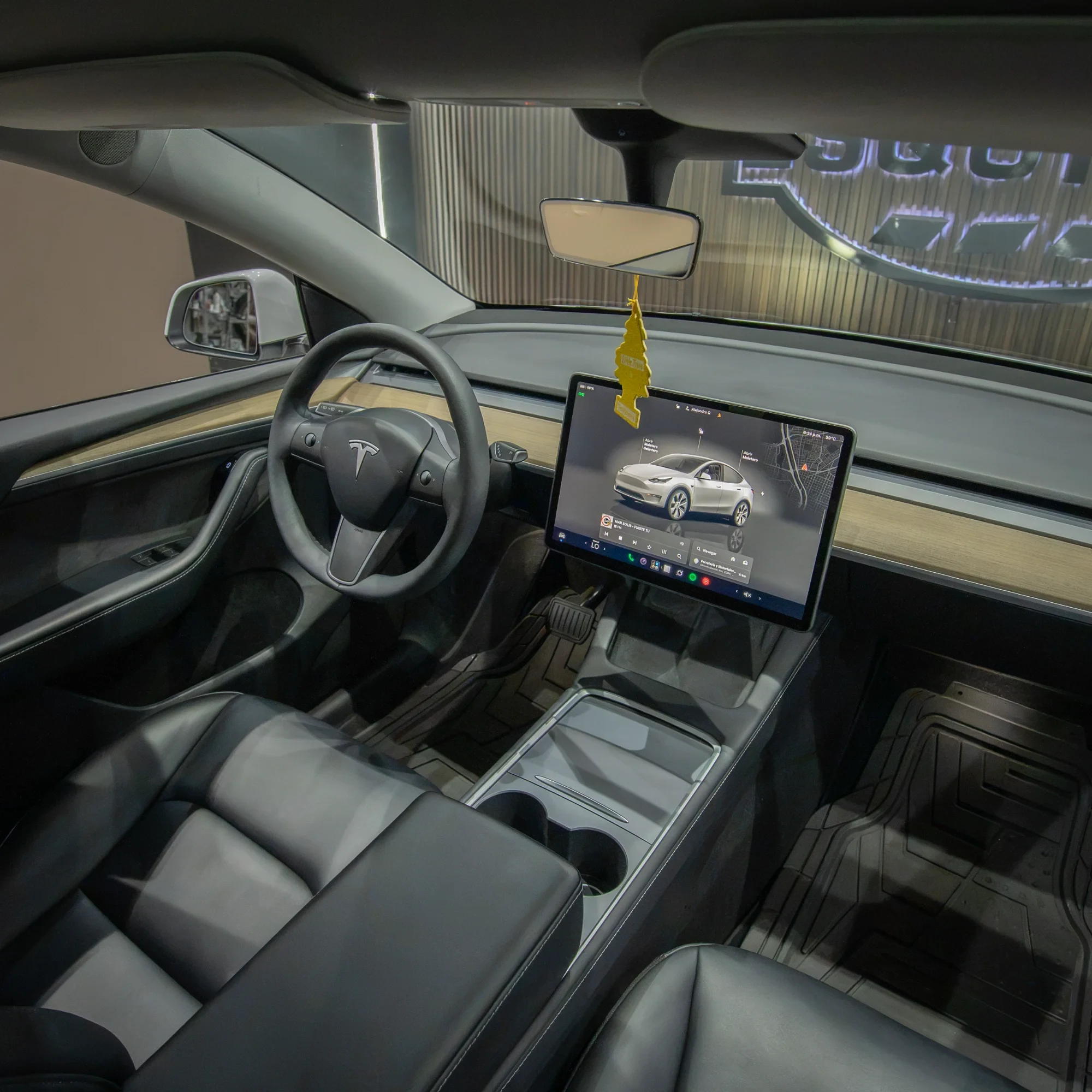 TESLA MODEL Y 2023 - imagen 9