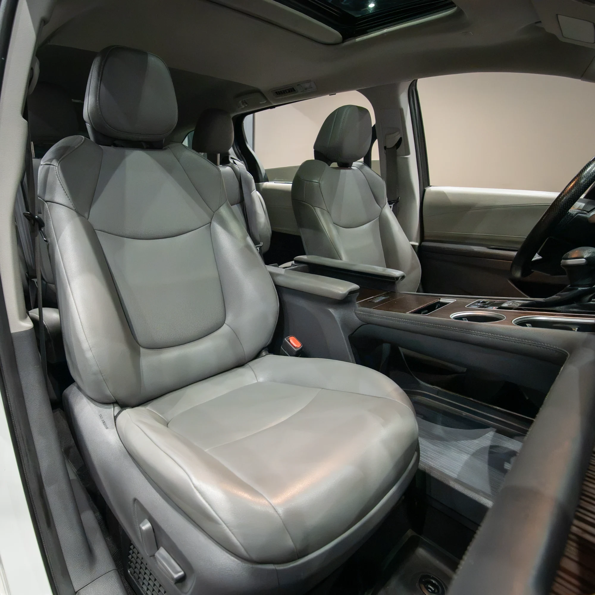 TOYOTA SIENNA XLE 2021 - imagen 8